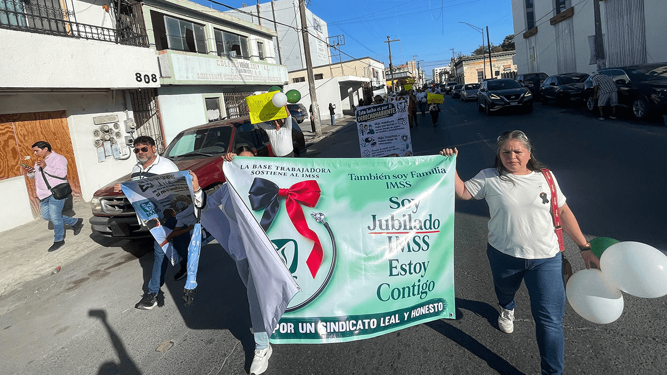 Trabajadores del IMSS Marchan en Tamaulipas para Exigir Congreso Extraordinario