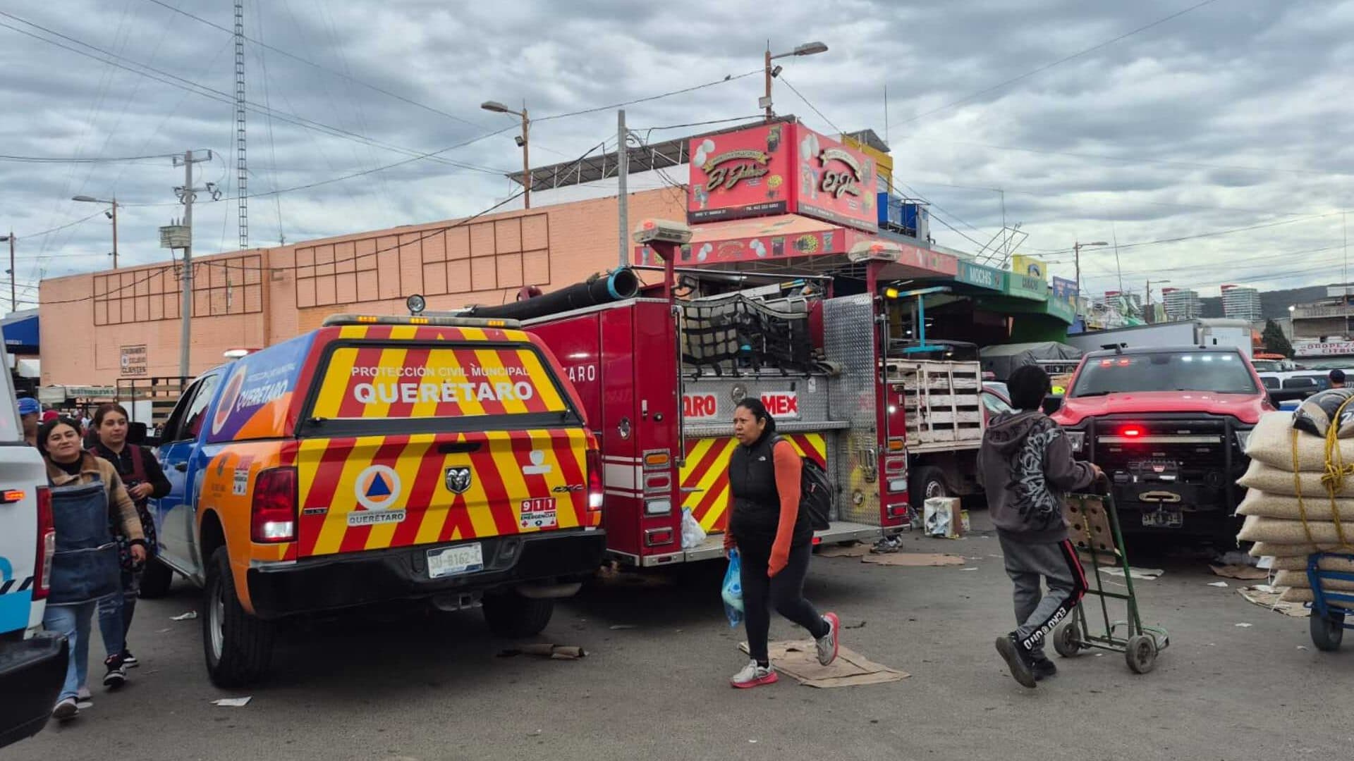 Cuatro Personas Intoxicadas por Químico al Interior de la Central de Abastos en Querétaro.