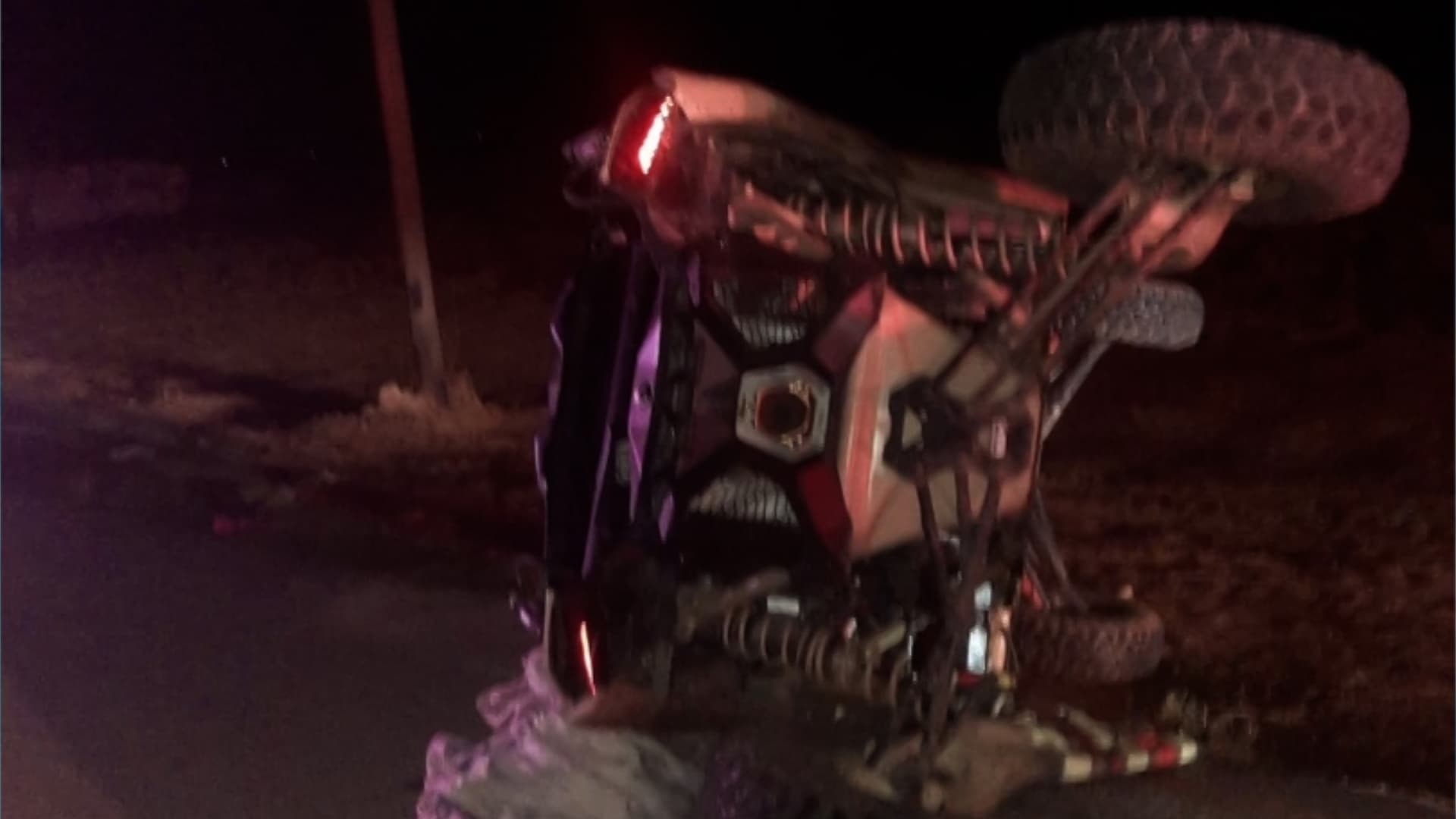Vehículo todo terreno tras la volcadura en los caminos del Valle de Mexicali