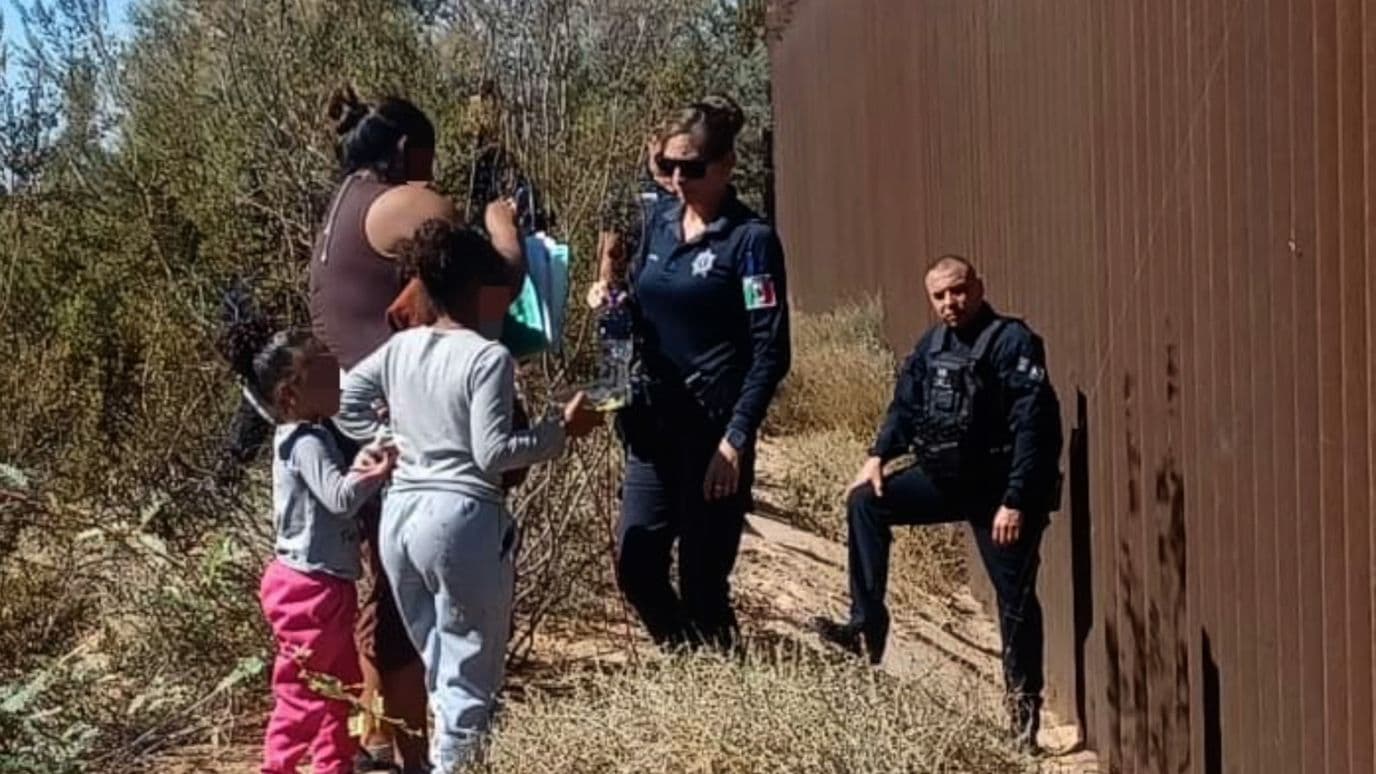 Rescatan a Familia Brasileña en el Desierto del Valle de Mexicali, BC