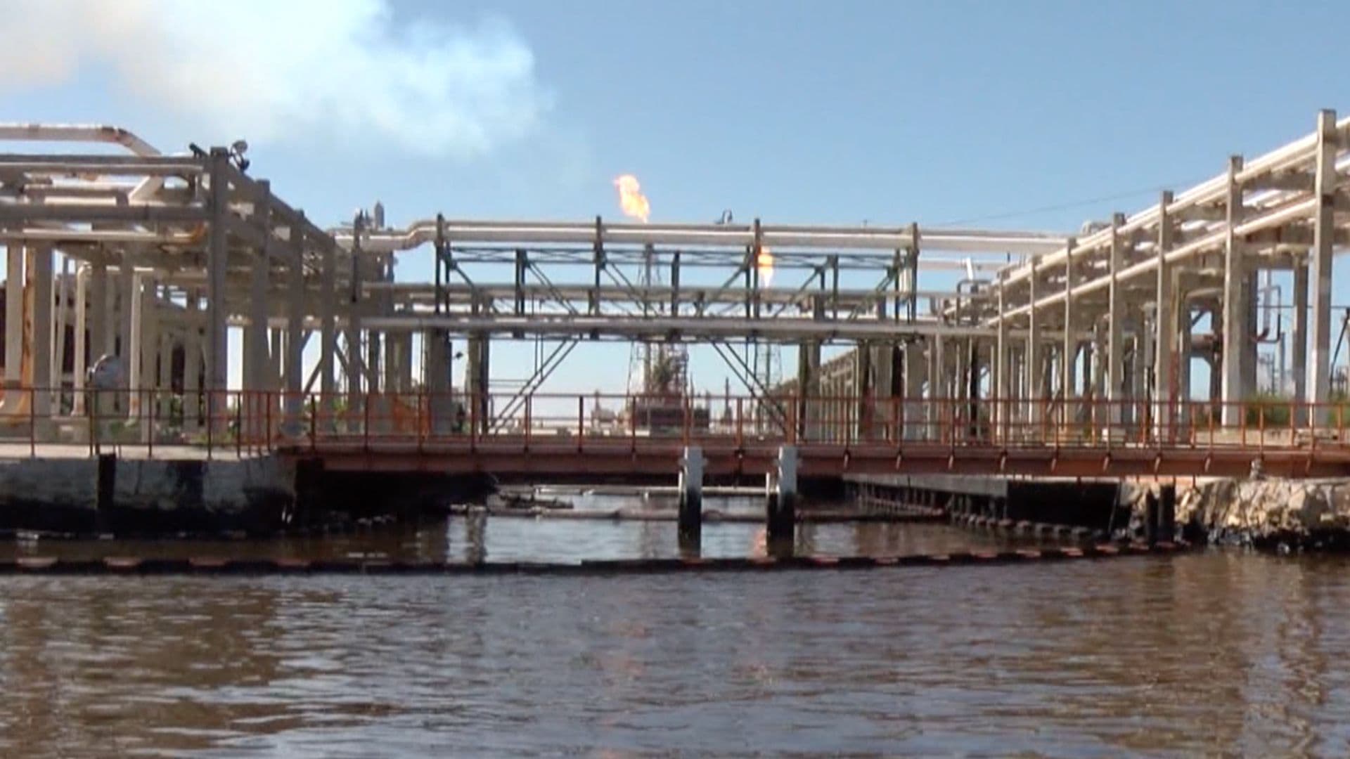 Investigan Presunta Mancha de Hidrocarburo Detectada en el Río Pánuco