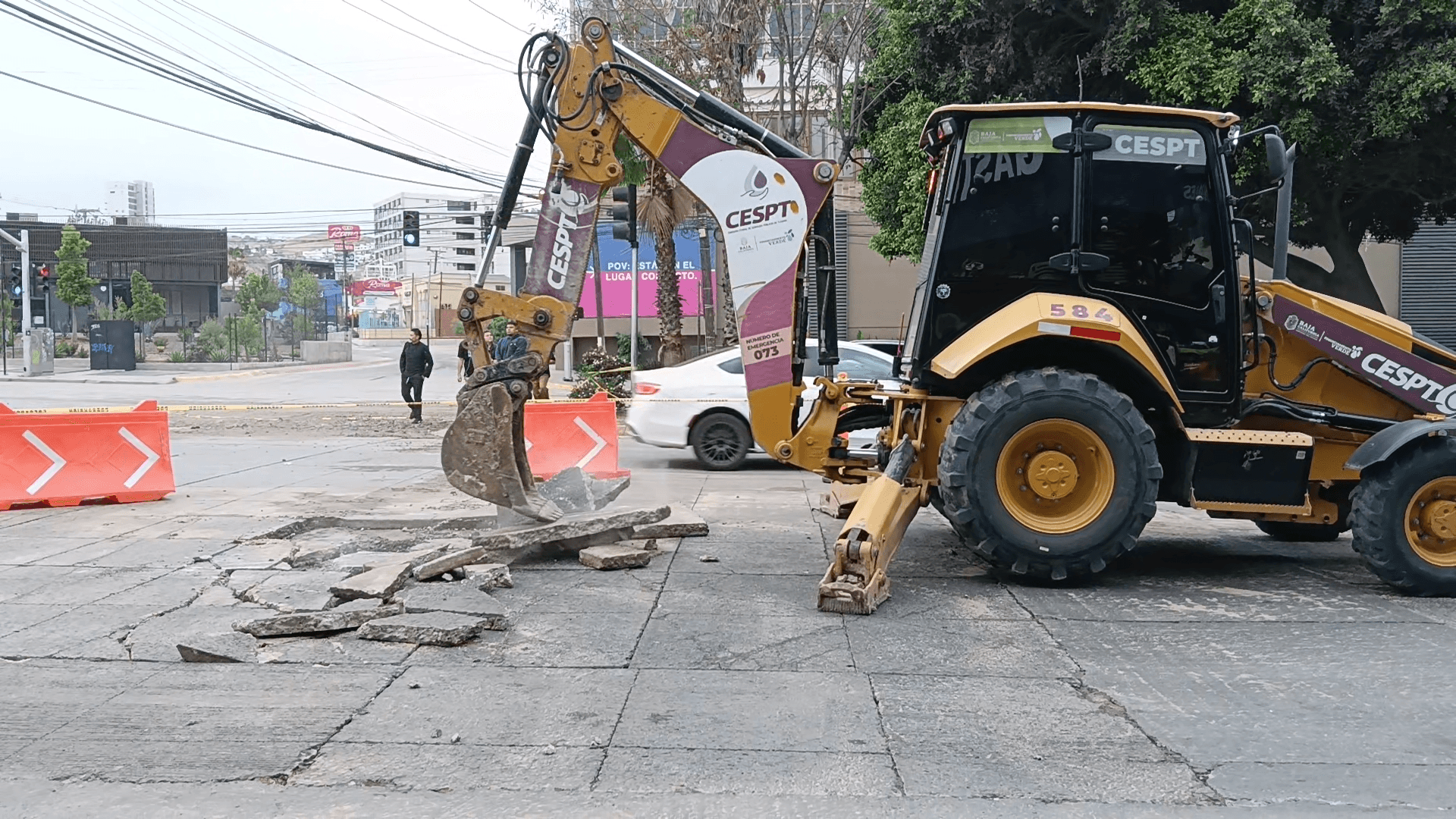 Más de 80 Colonias de Tijuana Afectadas por Fuga de Agua; Cierran Bulevar Aguacaliente