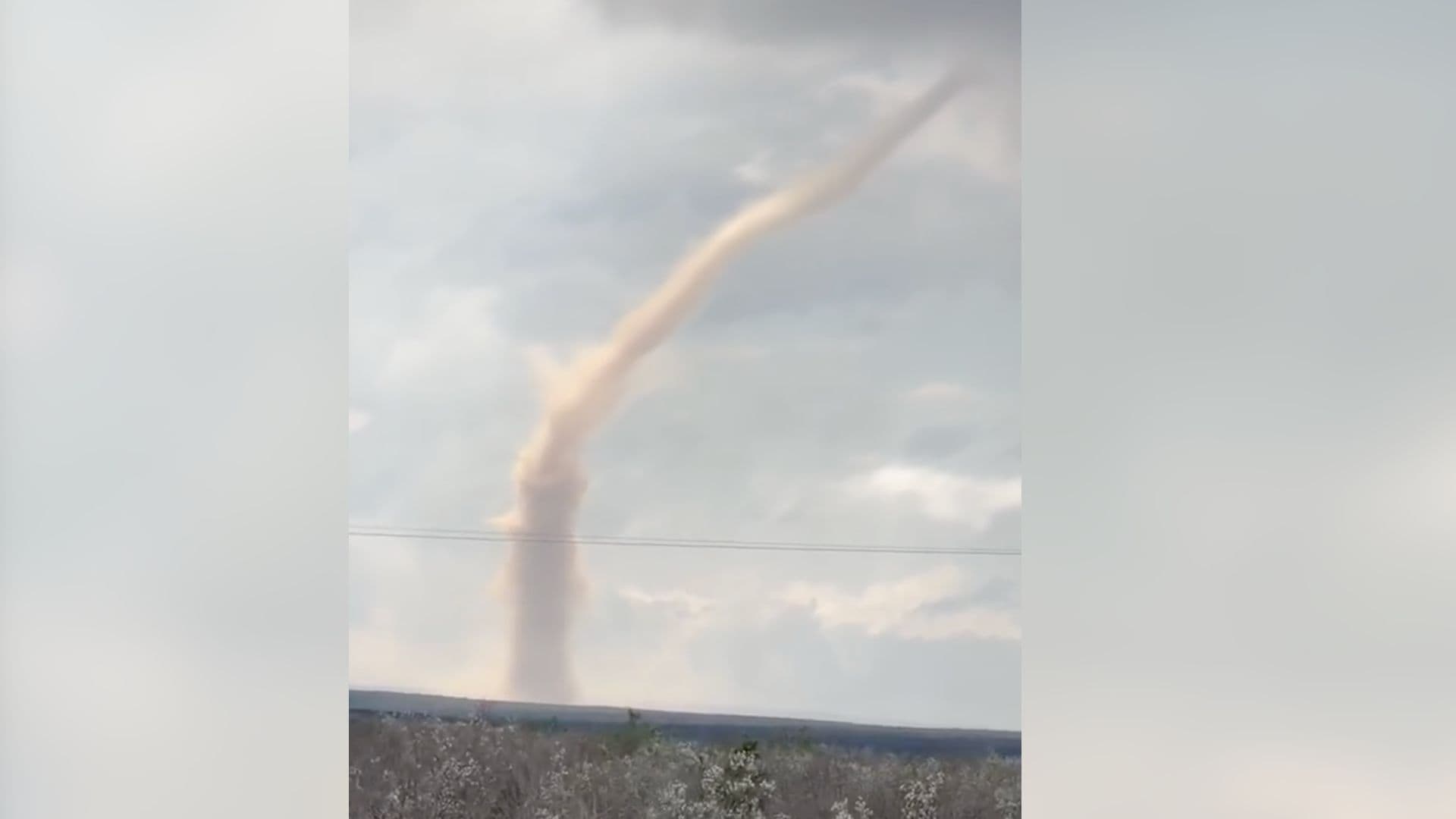 Tornado Sorprende a Habitantes de Zaragoza en Coahuila