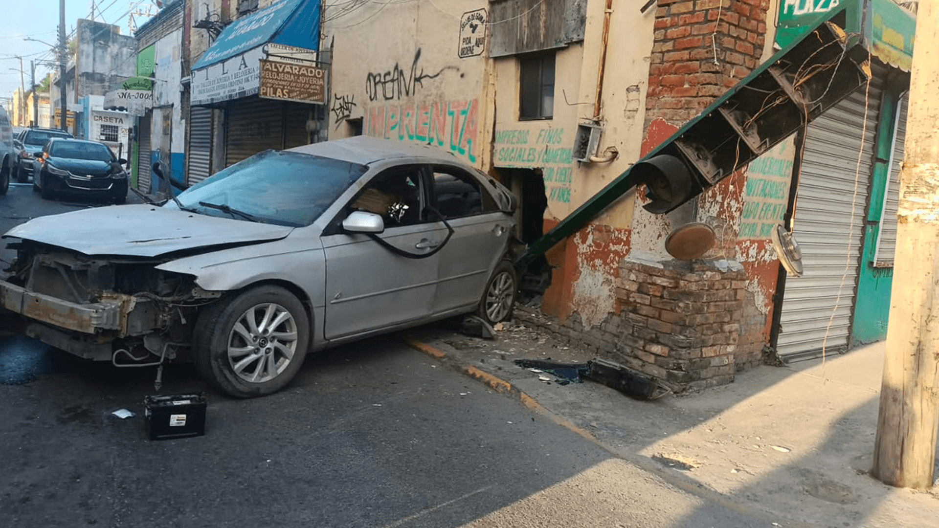 Madre e Hijo Mueren en Choque en Centro de Matamoros; Responsable Huye