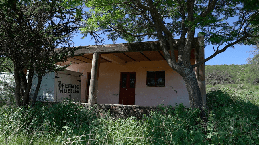 Casa abandonada en un rancho en el municipio de Jerez, donde el colectivo localizó cuatro fosas clandestinas. Foto: Daniel Carranza.