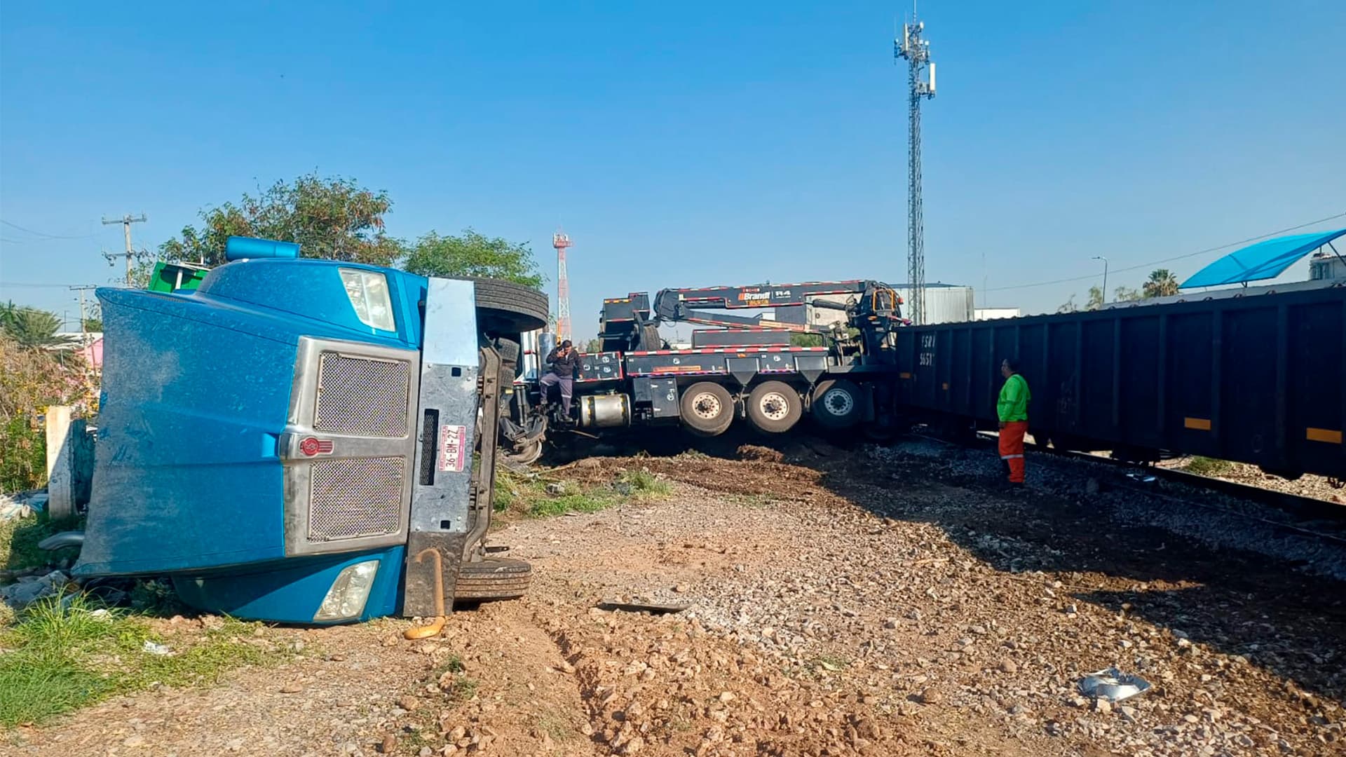 El accidente se registró en las vías que se encuentran en la entrada del Fraccionamiento Los Álamos