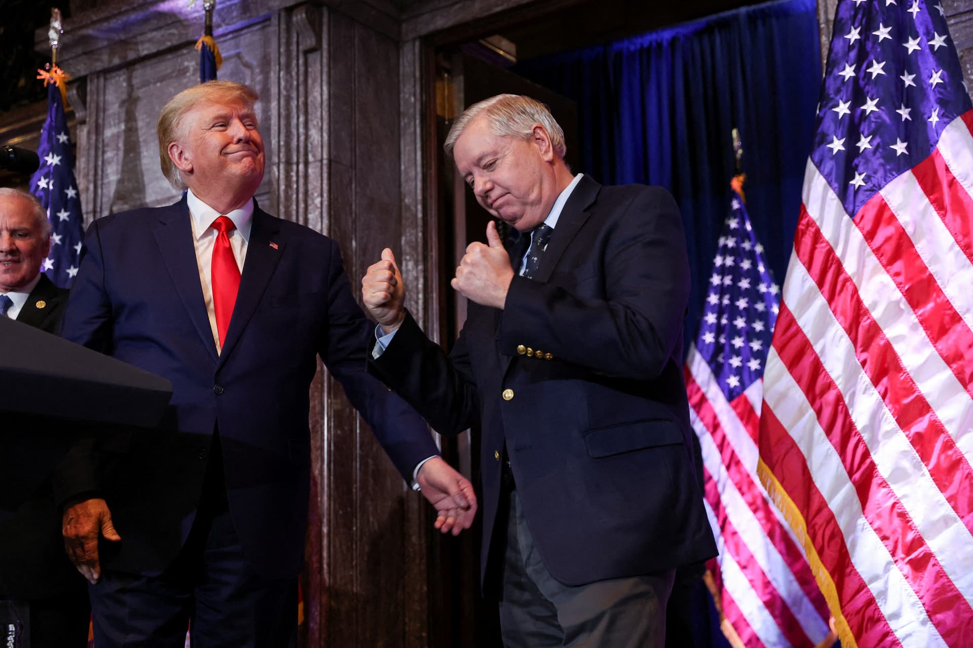 Trump Lamenta la Muerte de Graham: "Era un Verdadero Patriota Estadounidense"
