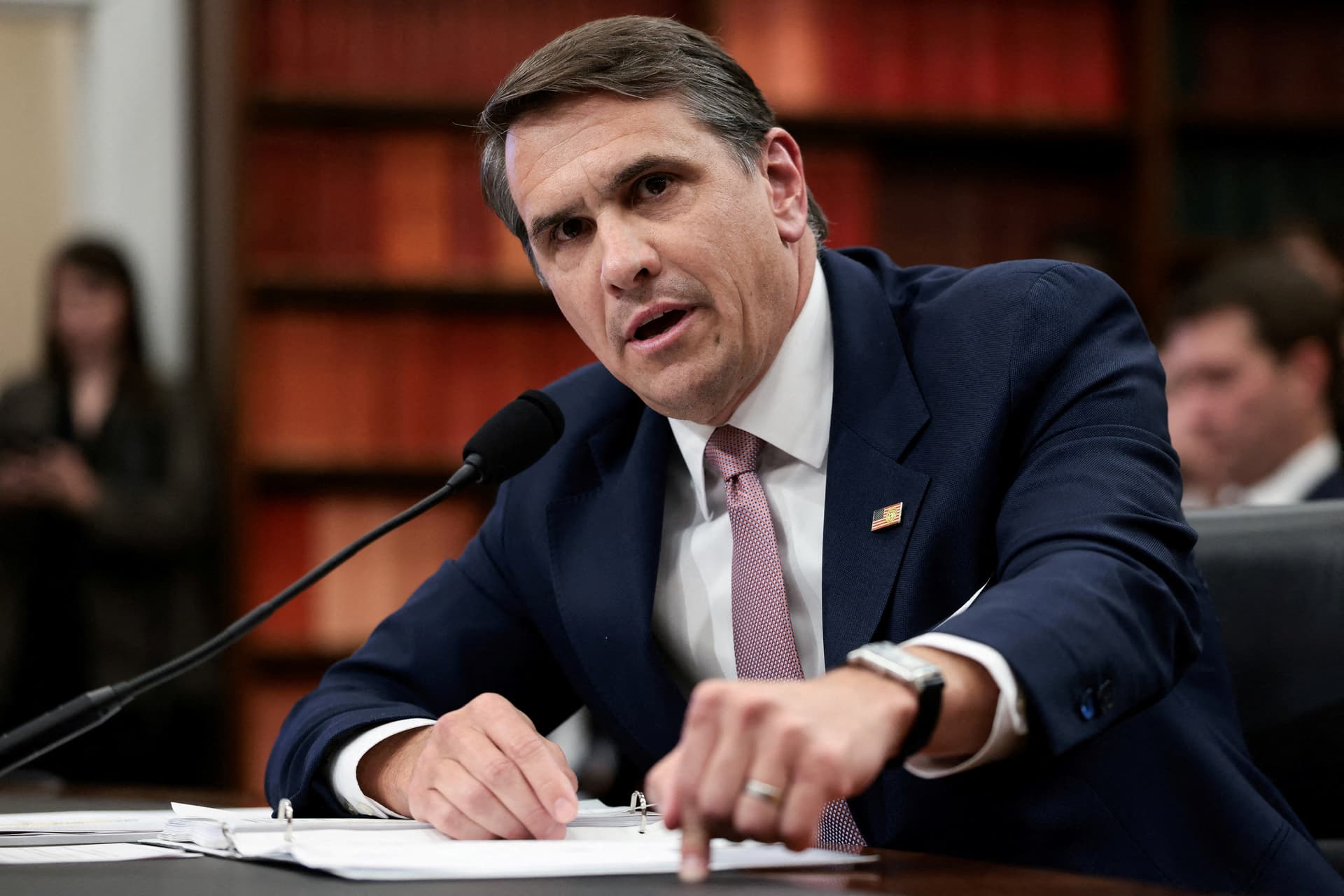 Trump Nomina a Todd Blanche como Fiscal General de EUA