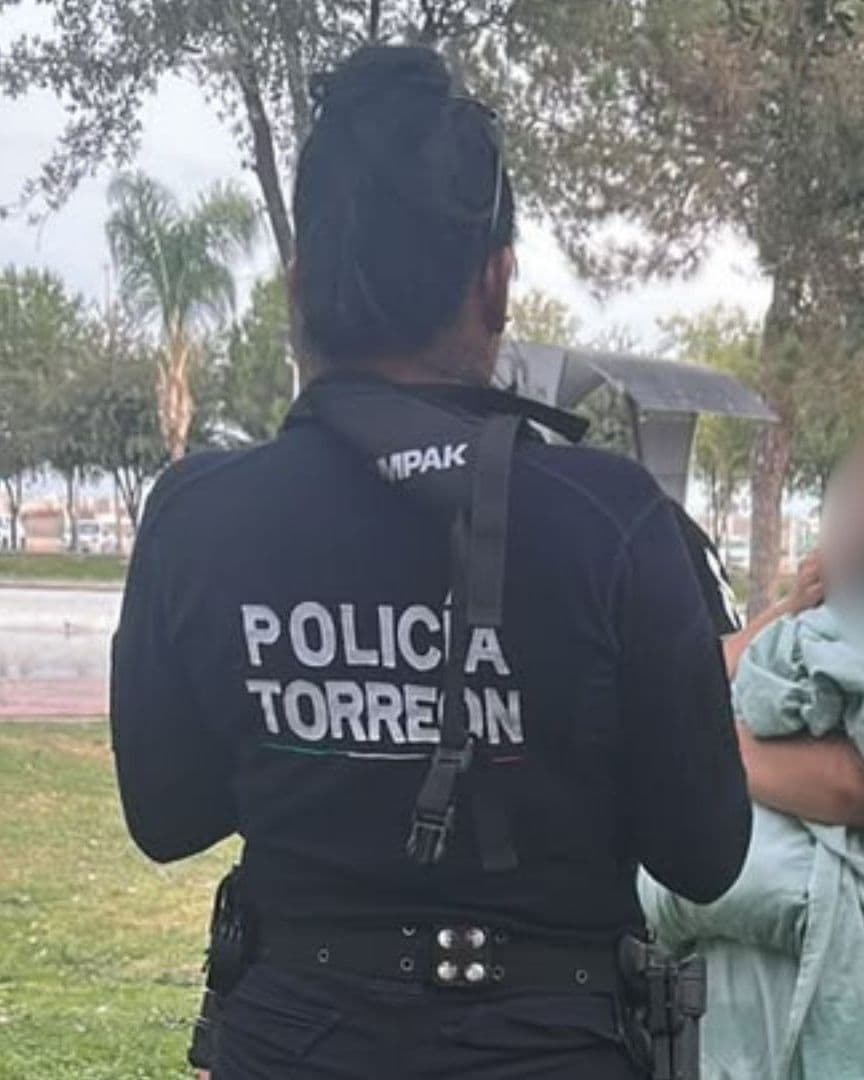 Rescatan a Padre e Hija tras Caer a Lago del Bosque Urbano de Torreón, Coahuila