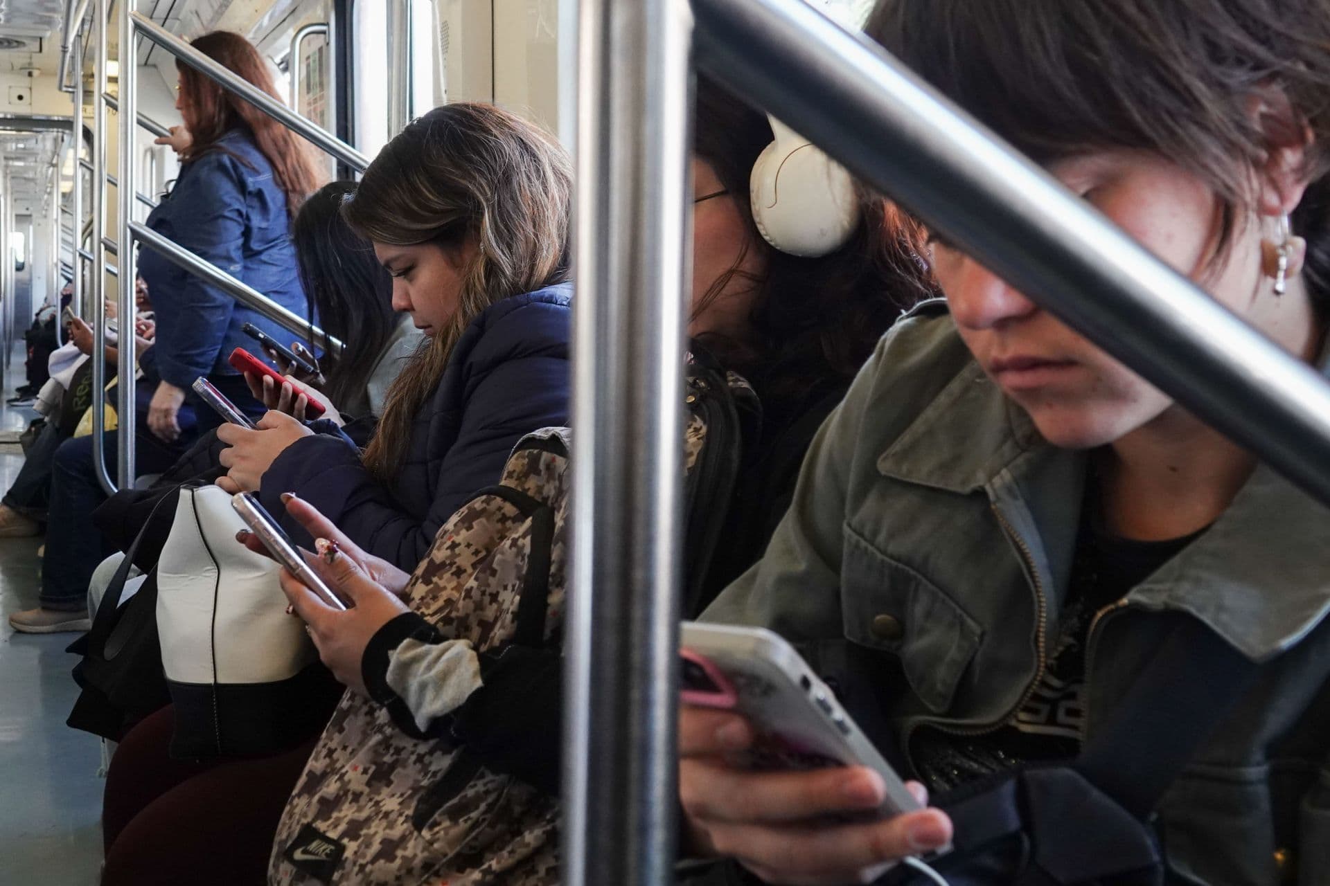 Tiempo de Vida de Líneas Sin Registro: ¿Cuántas Horas Permanecen con Servicio antes de Bloqueo?