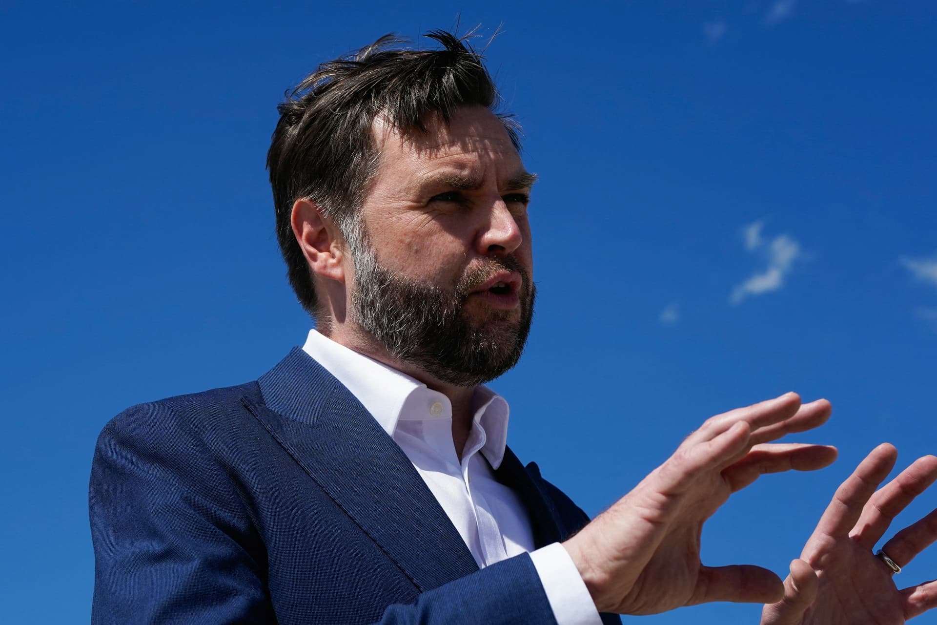 JD Vance Llega a Suiza Para Conversaciones con Irán Sobre Fin a Guerra y Programa Nuclear