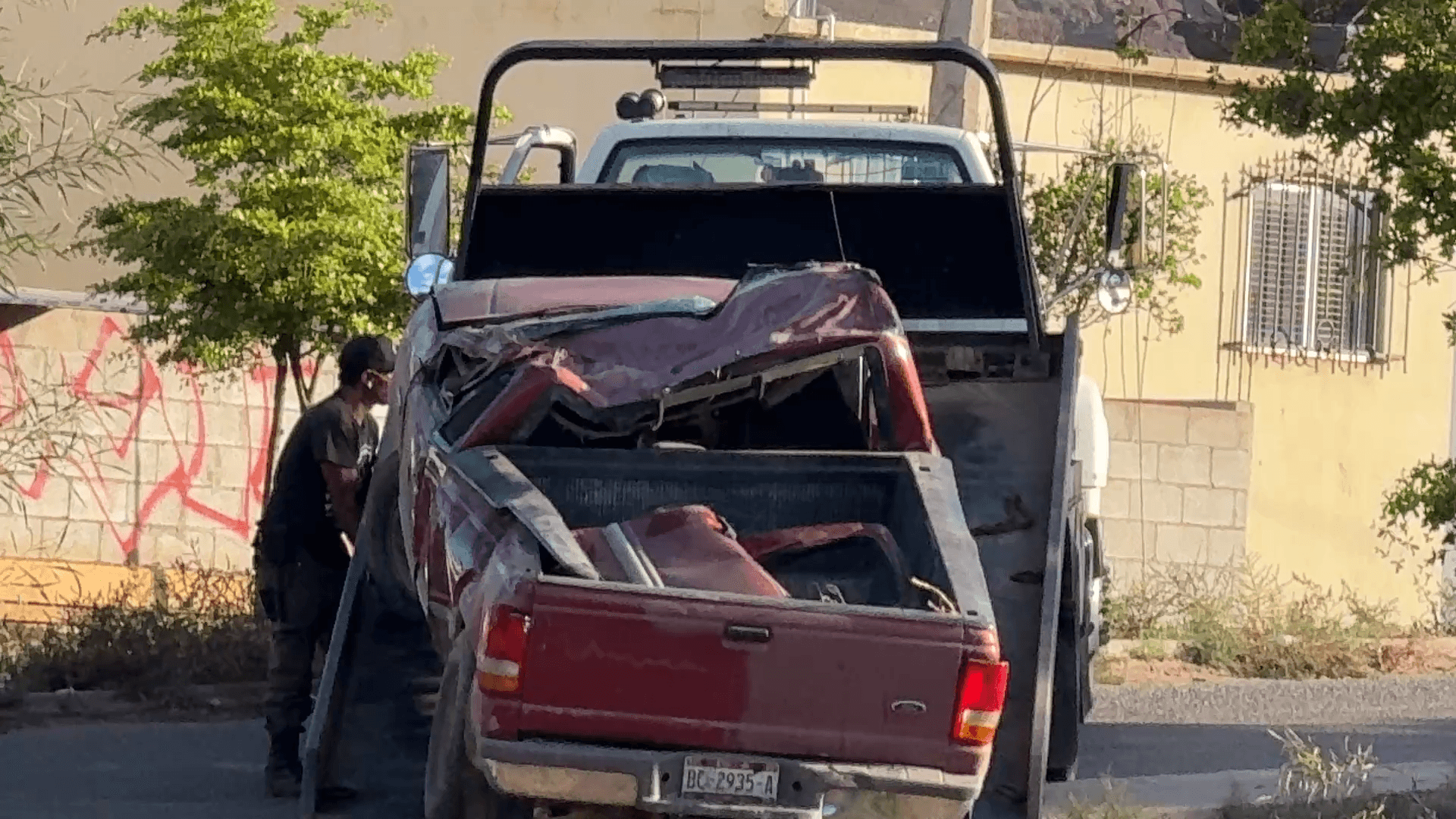 Muere Conductor Tras Volcar Camioneta con Reporte de Robo en Ensenada: Detienen a Copiloto