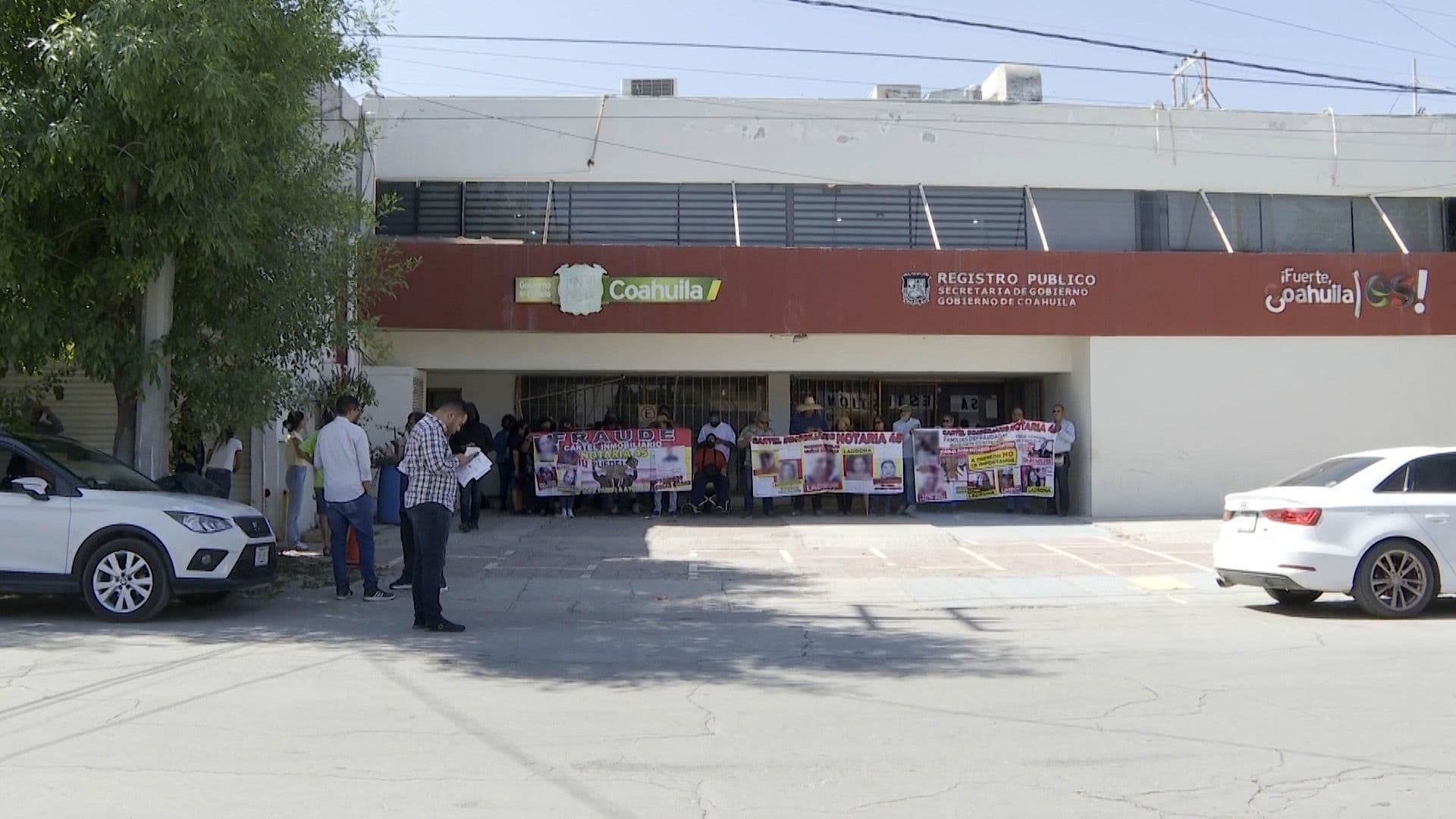Víctimas de Fraude en Torreón Exigen Información tras Captura de Exnotario