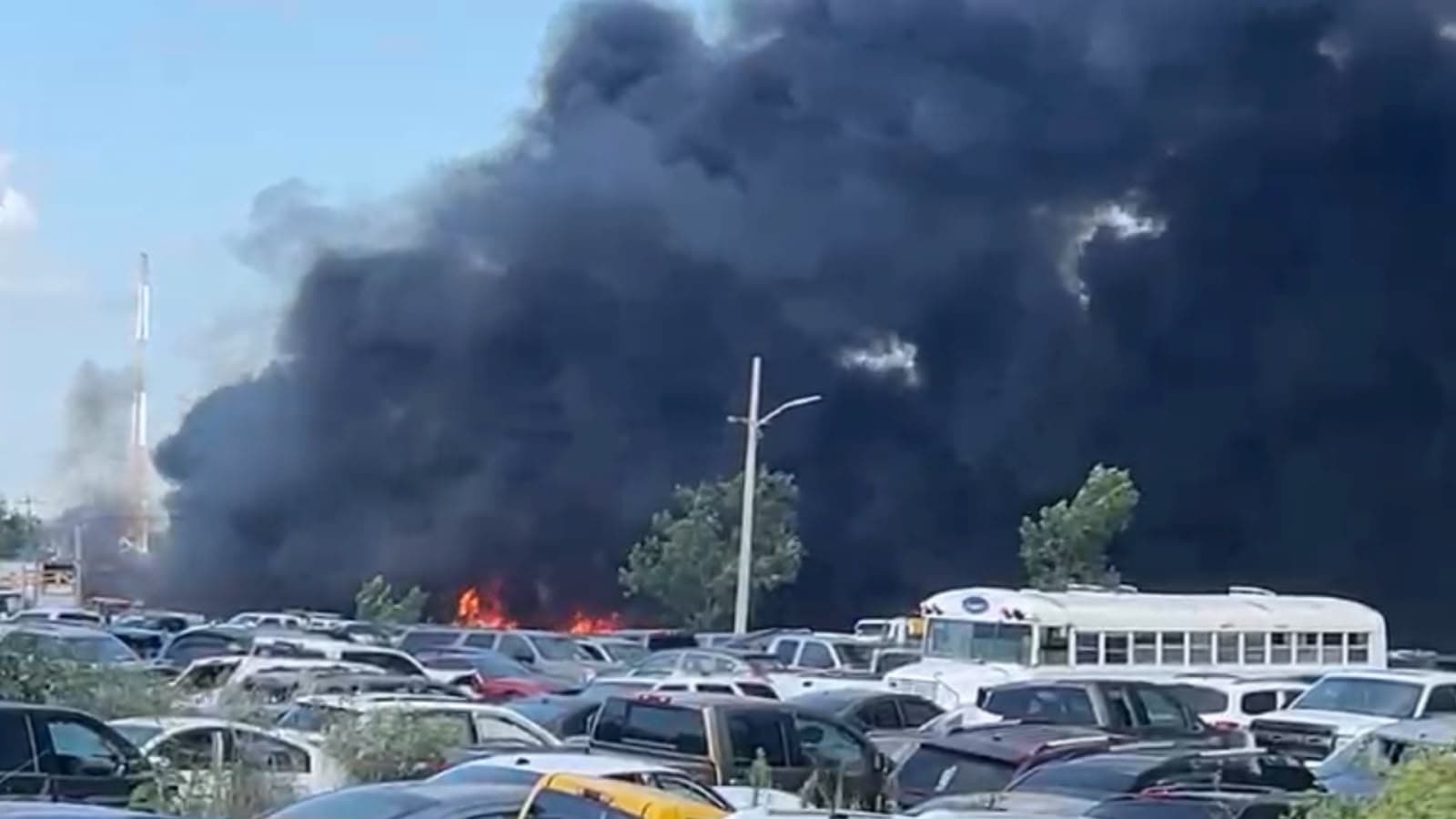 Se Registra Fuerte Incendio en Terrenos Baldíos de Reynosa