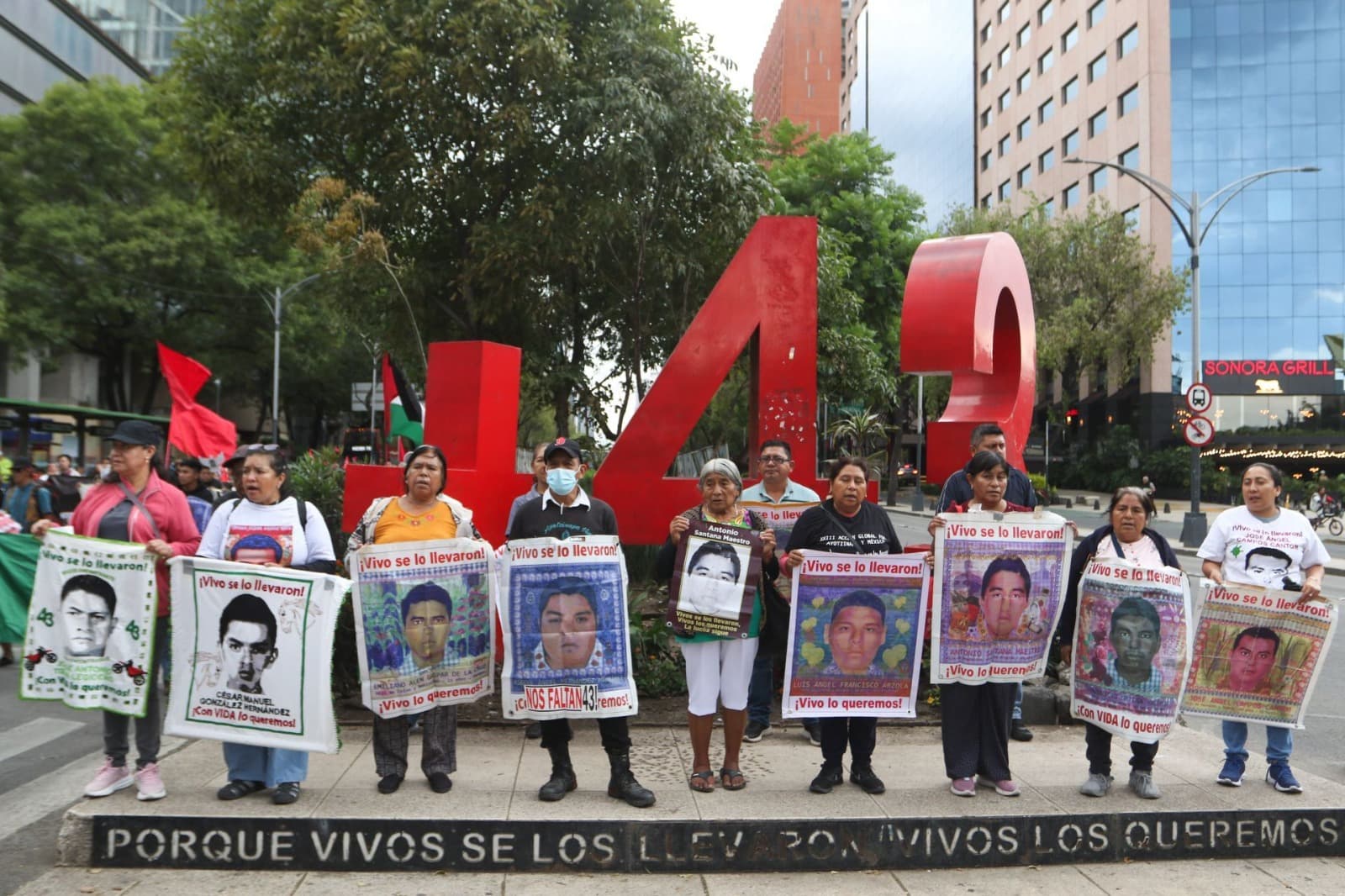 Padres de los 43 normalista de Ayotzinapa. Foto: Cuartoscuro