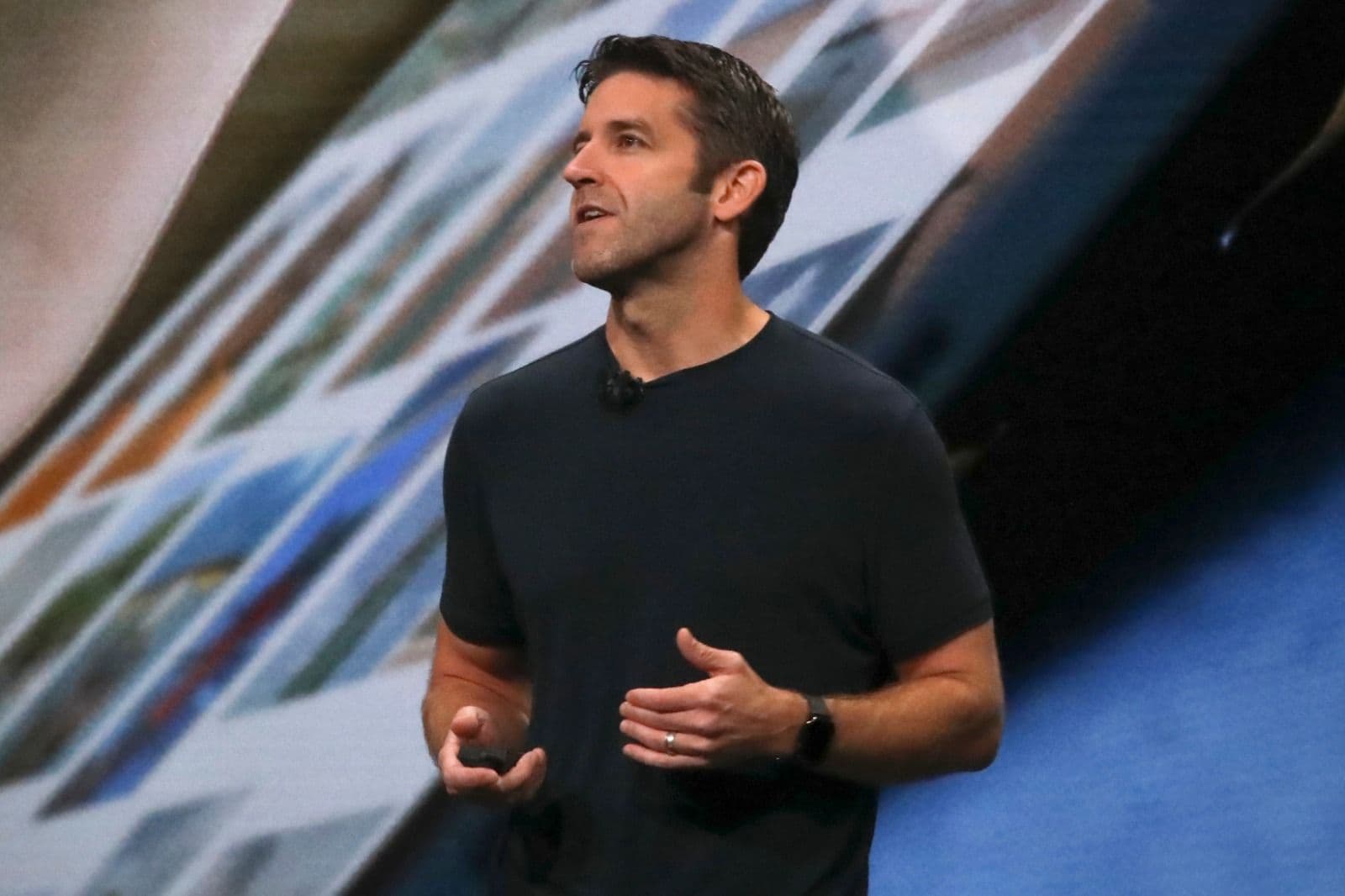 ¿Quién es John Ternus? El Nuevo Director Ejecutivo de Apple