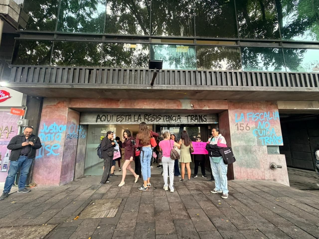 Audiencia de Presunto Transfeminicida de Paola; Desalojan Edificio por Protesta