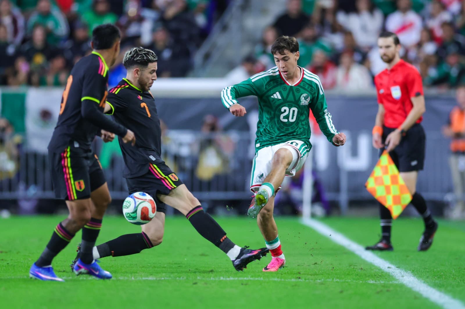 México Empata ante Perú