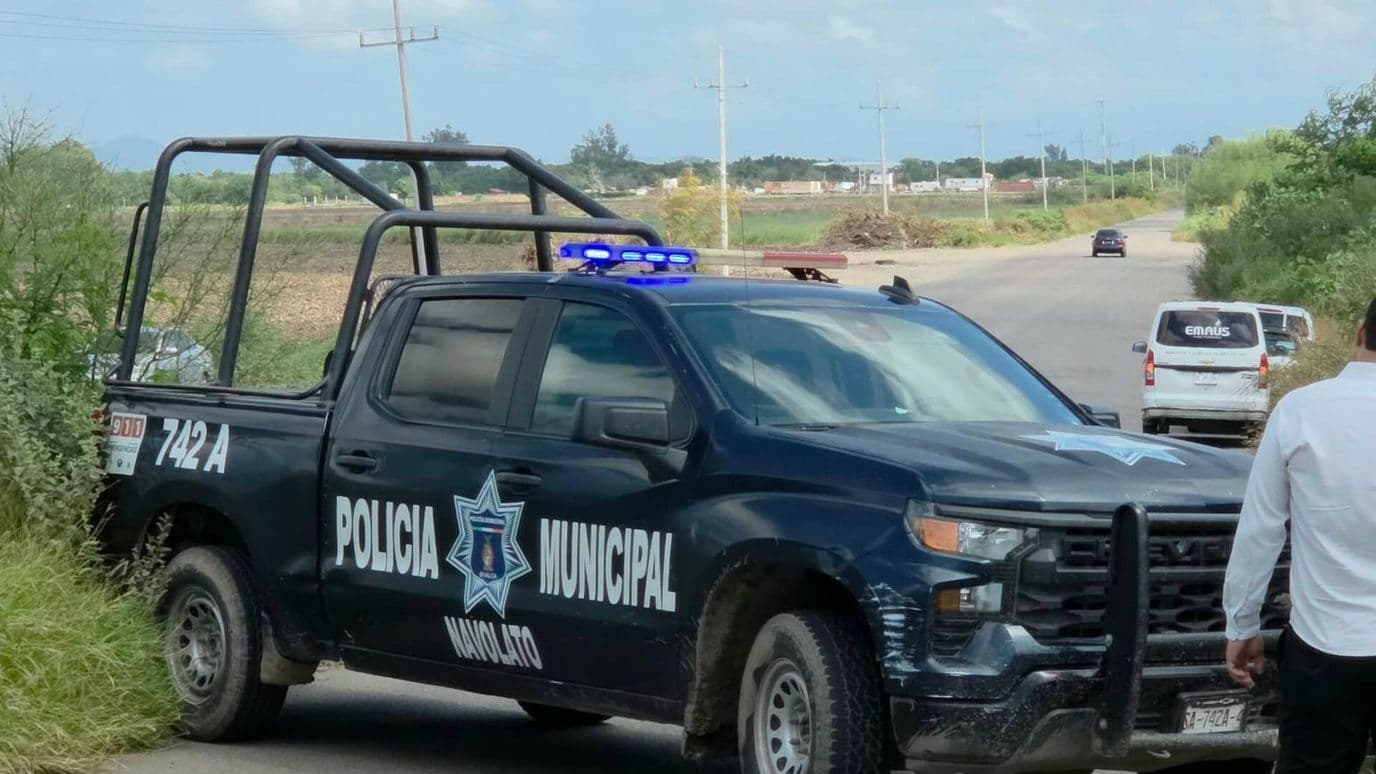 Localizan a hombre asesinado y envuelto en plásticos cerca de Navolato