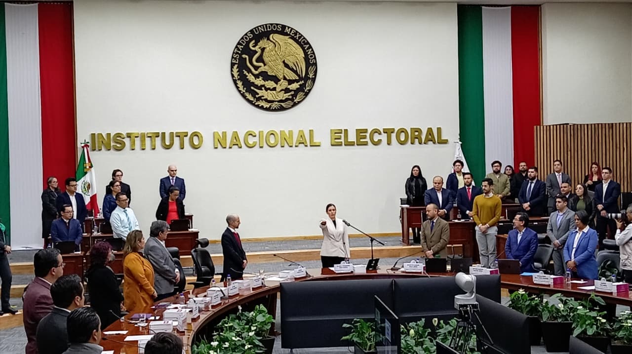 Sesión extraordinaria del INE. Foto: N+
