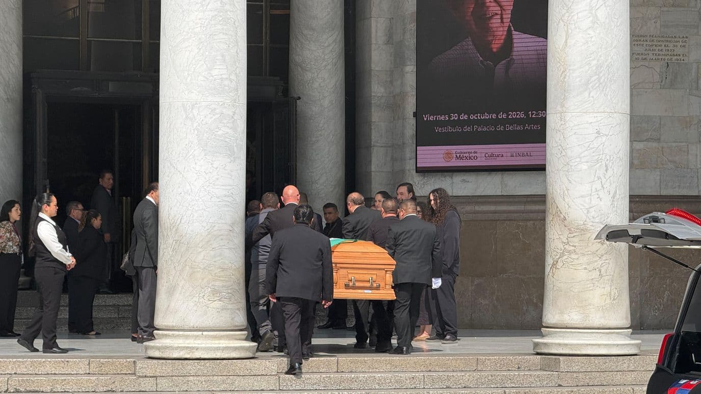 Ingresan féretro de Cuauhtémoc Cárdenas a Bellas Artes