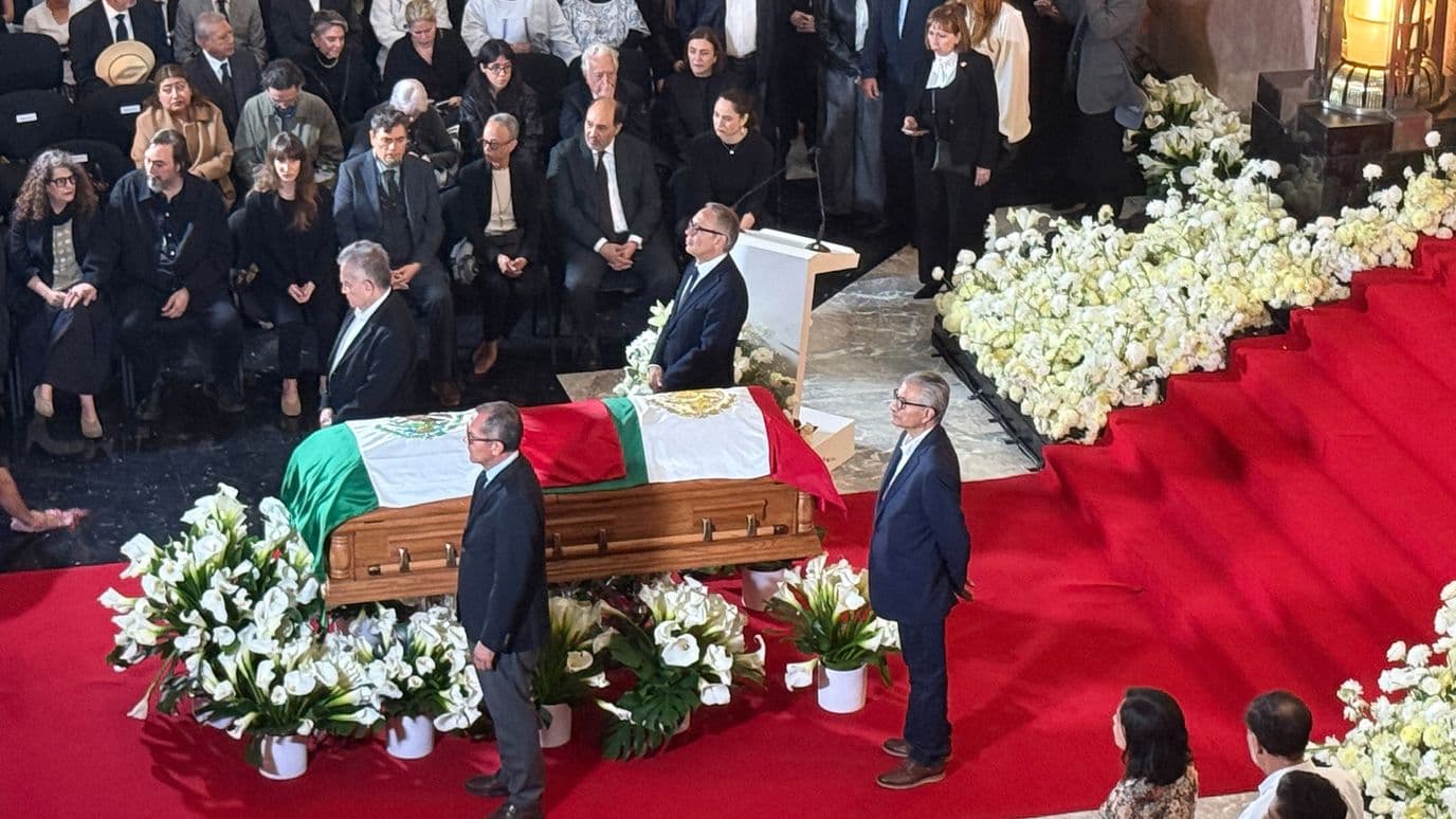 Homenaje de cuerpo presente a Cuauhtémoc Cárdenas en Bellas Artes