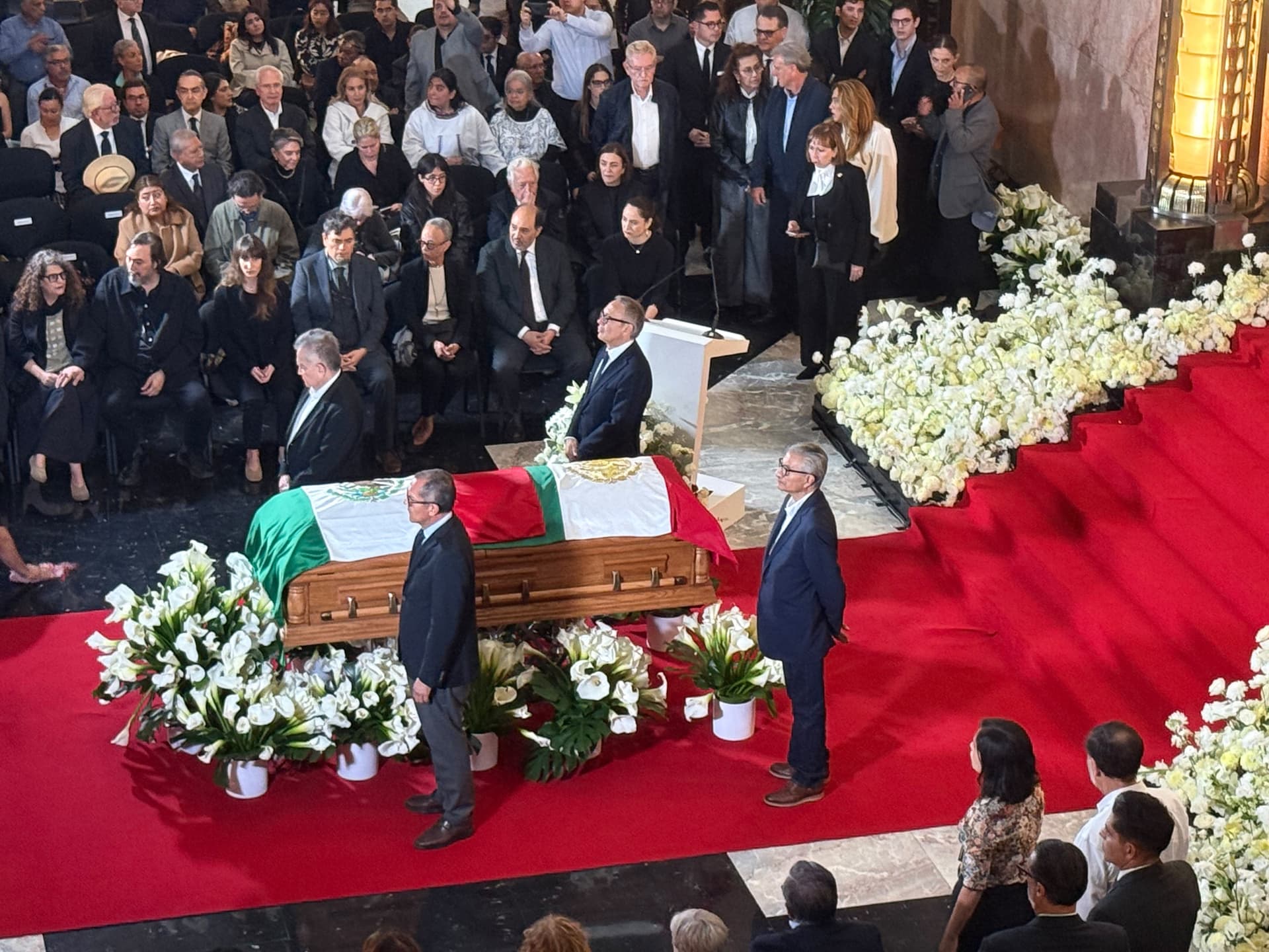 Homenaje de cuerpo presente a Cuauhtémoc Cárdenas en Bellas Artes