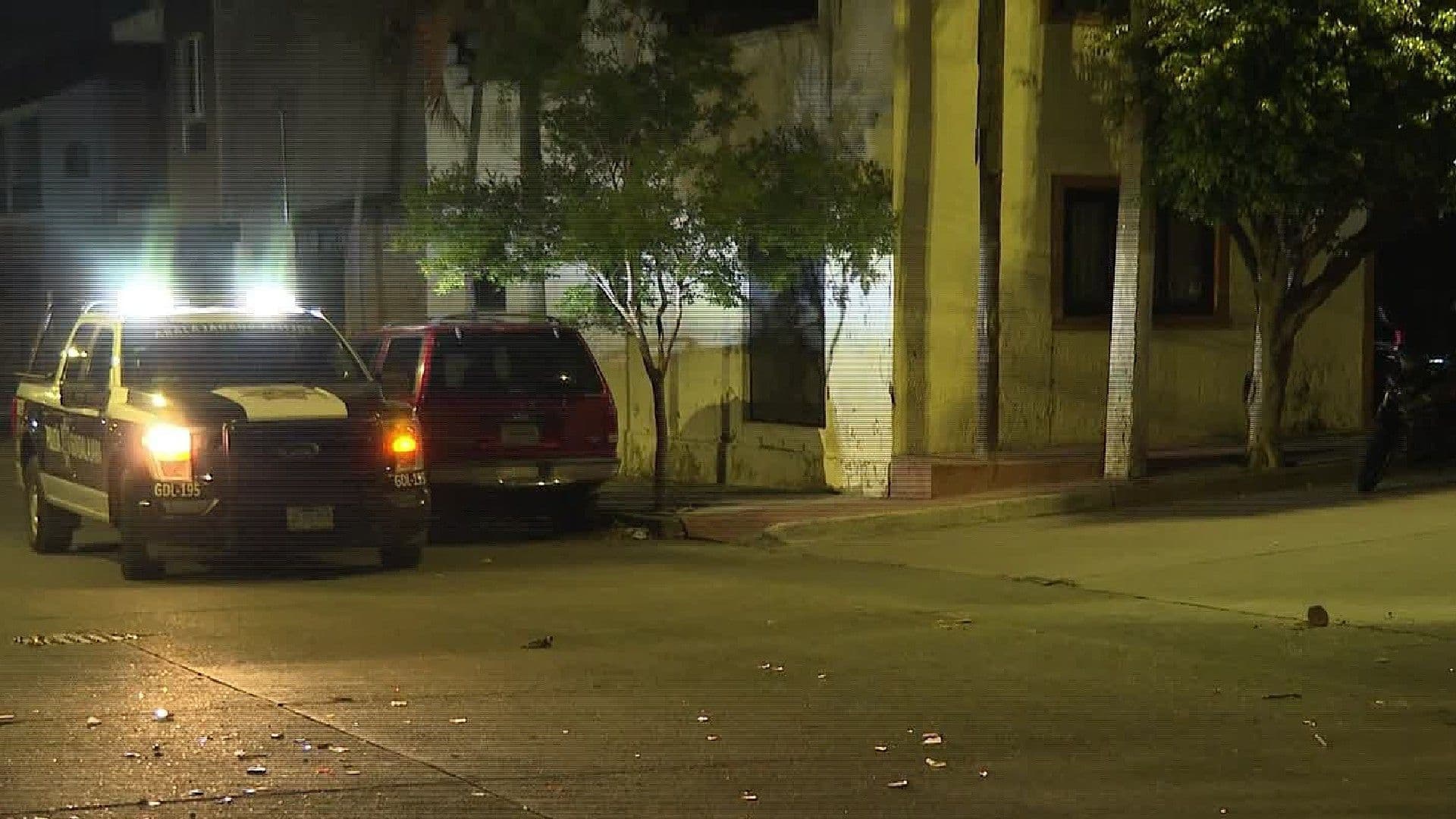 Motociclista y Copiloto, de 16 Años, Terminan Heridos tras Chocar contra un Auto en Guadalajara