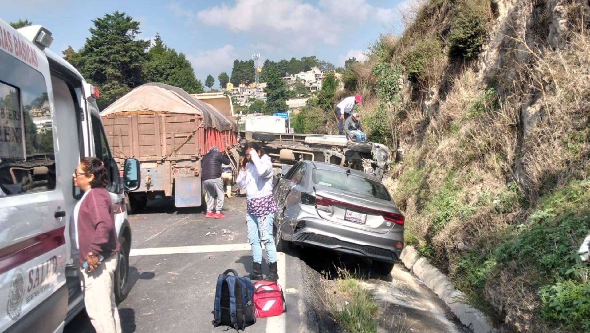 Choque múltiple en la carretera Apizaco-Tlaxcala.