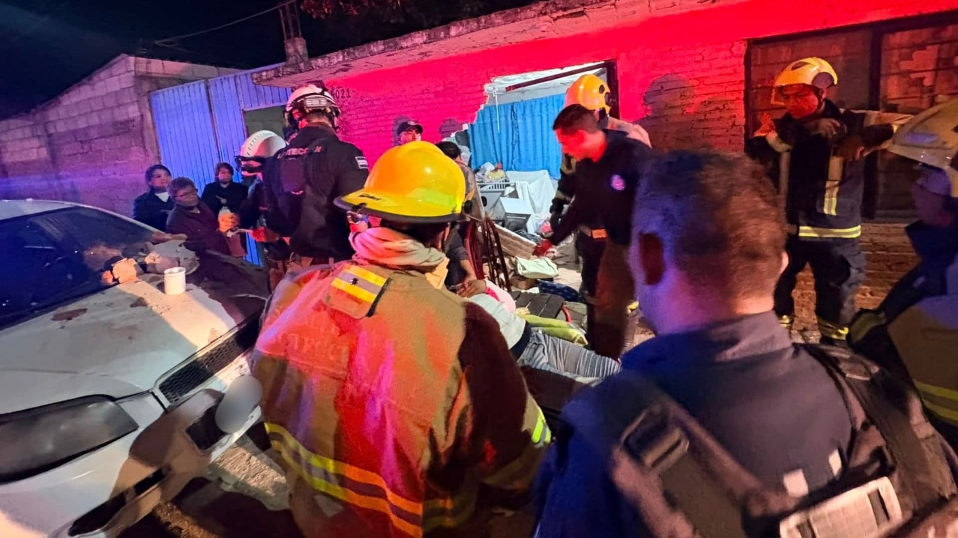 Mujer termina lesionada tras choque en Puebla.