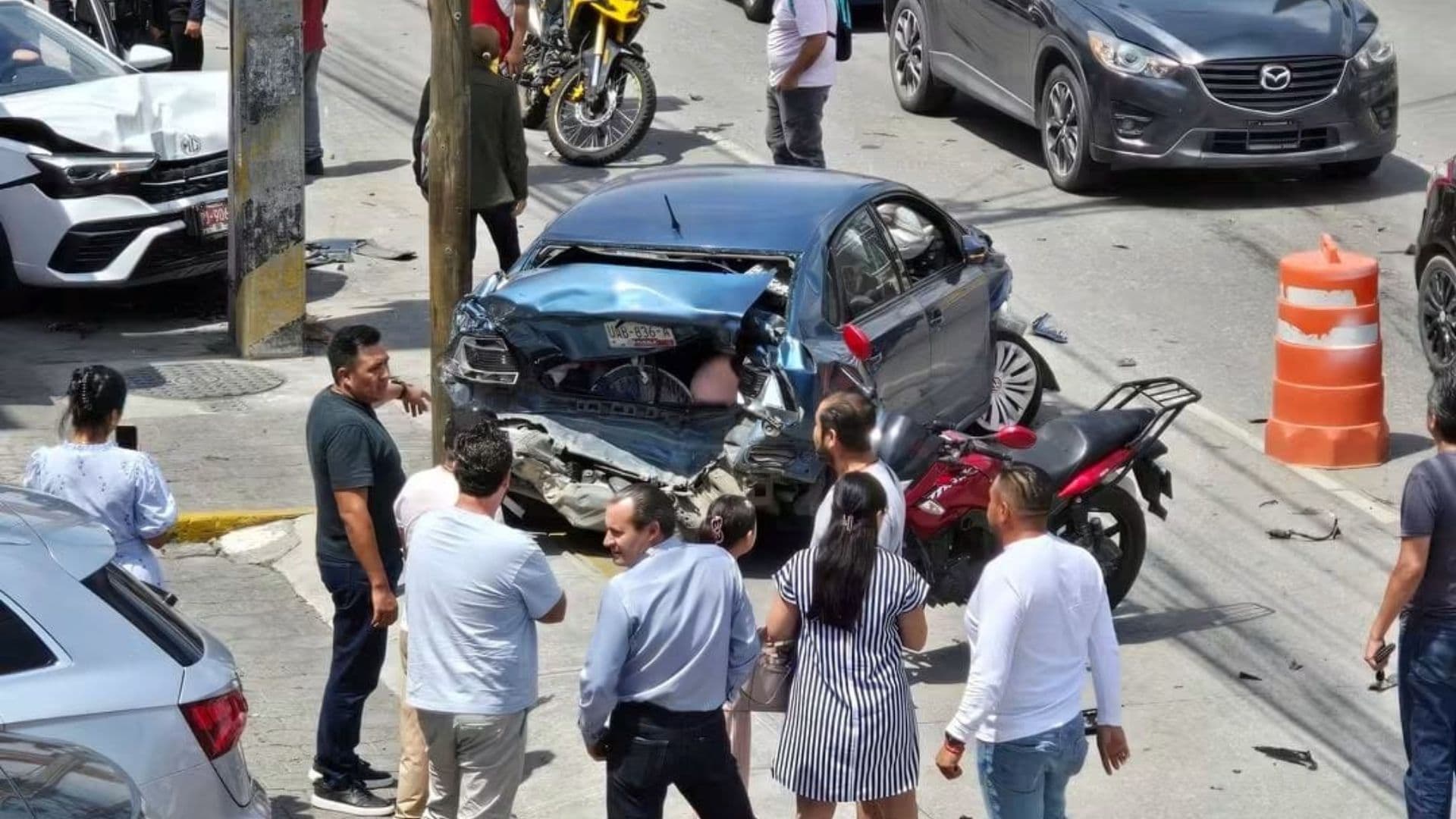 Tráfico en Calzada Zavaleta por accidente.