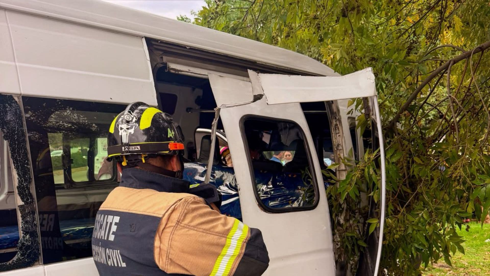 Accidente Choque Transporte Público Dos Camionetas 16 Lesionados Carretera Puebla Tehuacán