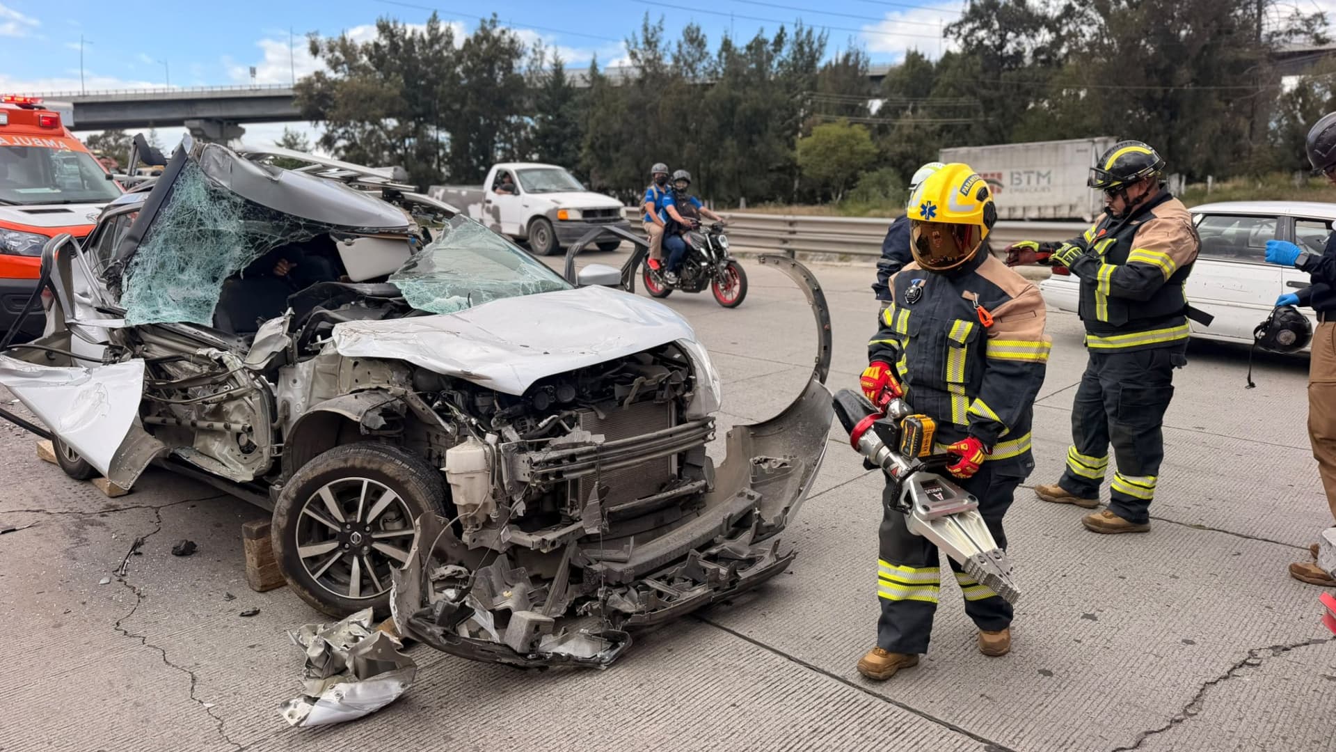 Accidente Choque Vehículo Tractocamión Hombre Atrapado Lesionado Autopista Puebla Orizaba