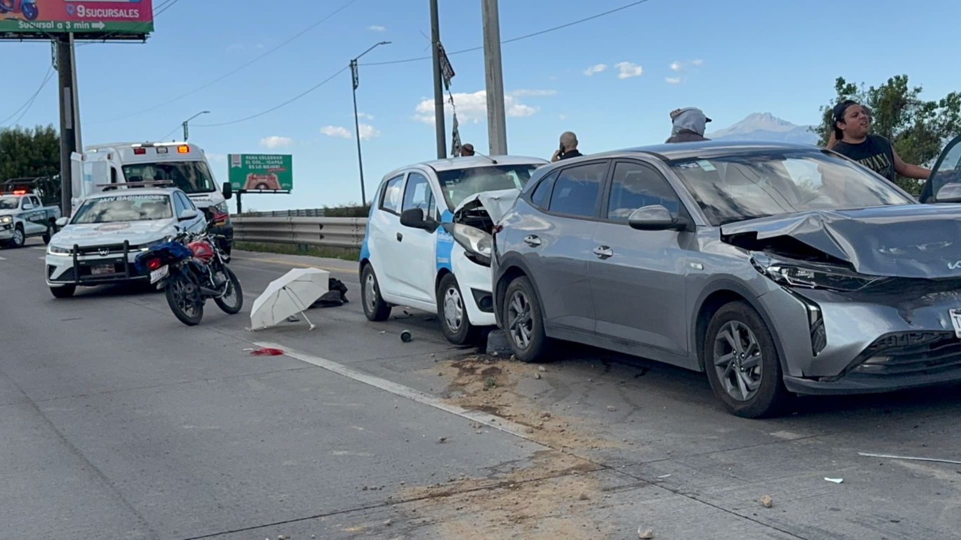 Accidente Choque Múltiple Motocicleta Vehículos Periférico Ecológico Cuautlancingo Puebla
