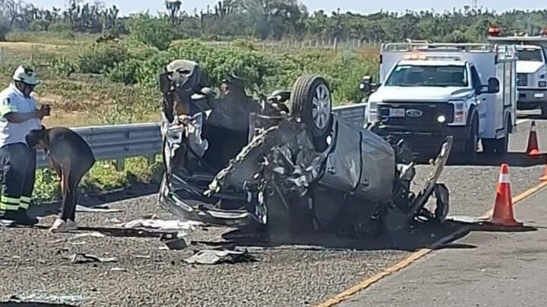 Familia Sufre Volcadura en la Autopista Cuacnopalan-Oaxaca; Hay Cinco Lesionados