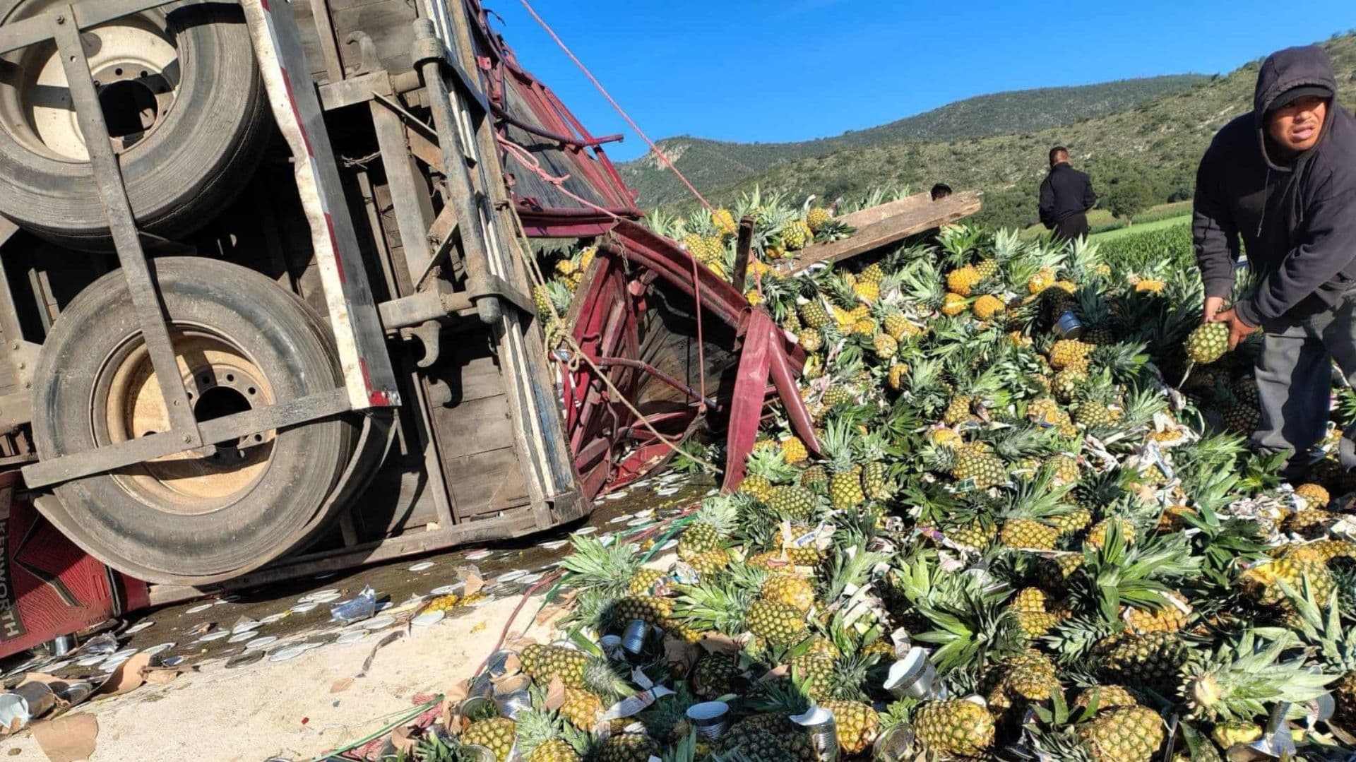 Volcadura de camiones en la Autopista Cuapiaxtla- Cuacnopalan.