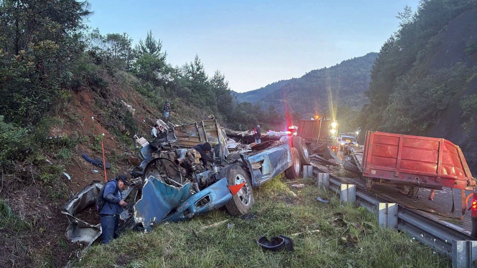 Choque deja un muerto en la autopista Puebla-Orizaba a la altura de Cumbres de Maltrata.