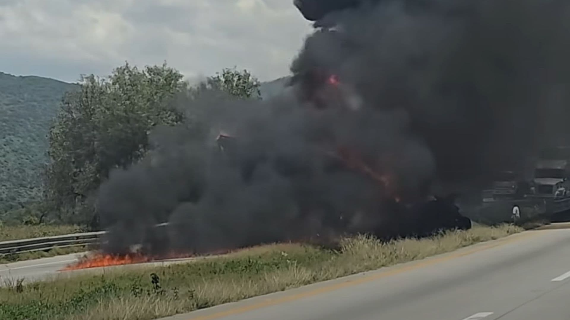 Accidente Choque Múltiple Incendio Tráiler Autos Cinco Lesionados Autopista Arco Norte Hidalgo