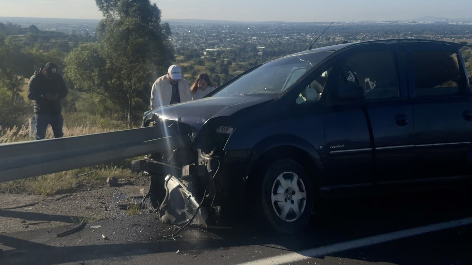 Choque auto en la autopista Puebla-Tlaxcala.