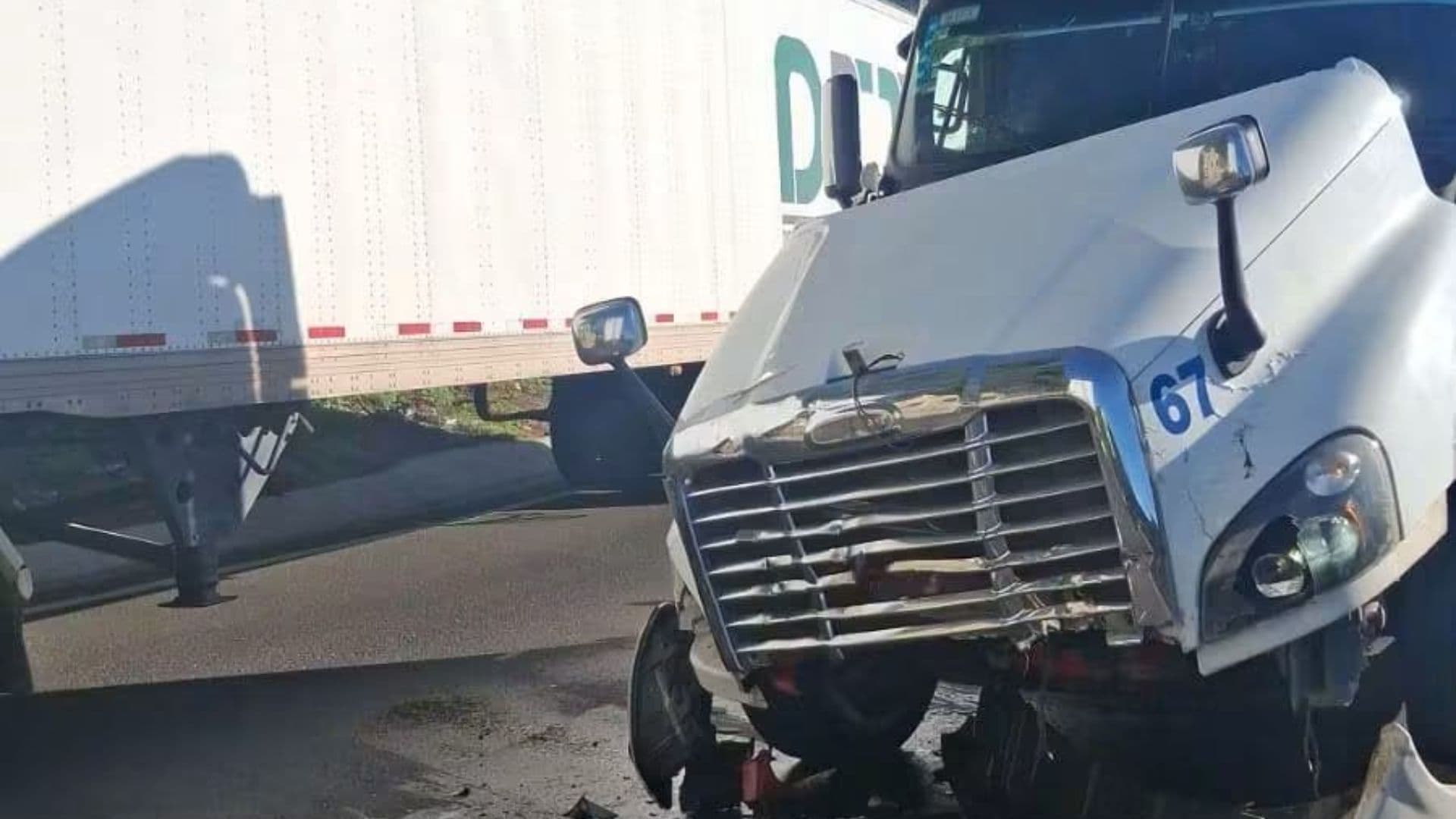 Choque entre Dos Tráileres Provoca Tráfico y Cierre en la Autopista Puebla-Orizaba