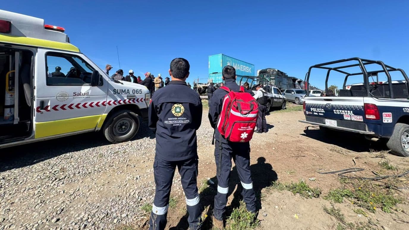 Choque entre tren y camioneta en el municipio de Esperanza, Puebla.