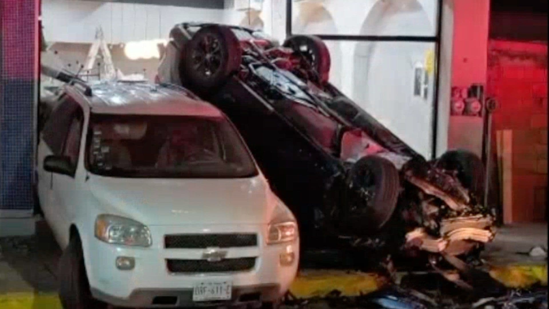 choque en Boca del río deja saldo de tres personas lesionada y daños materiales cuantiosos