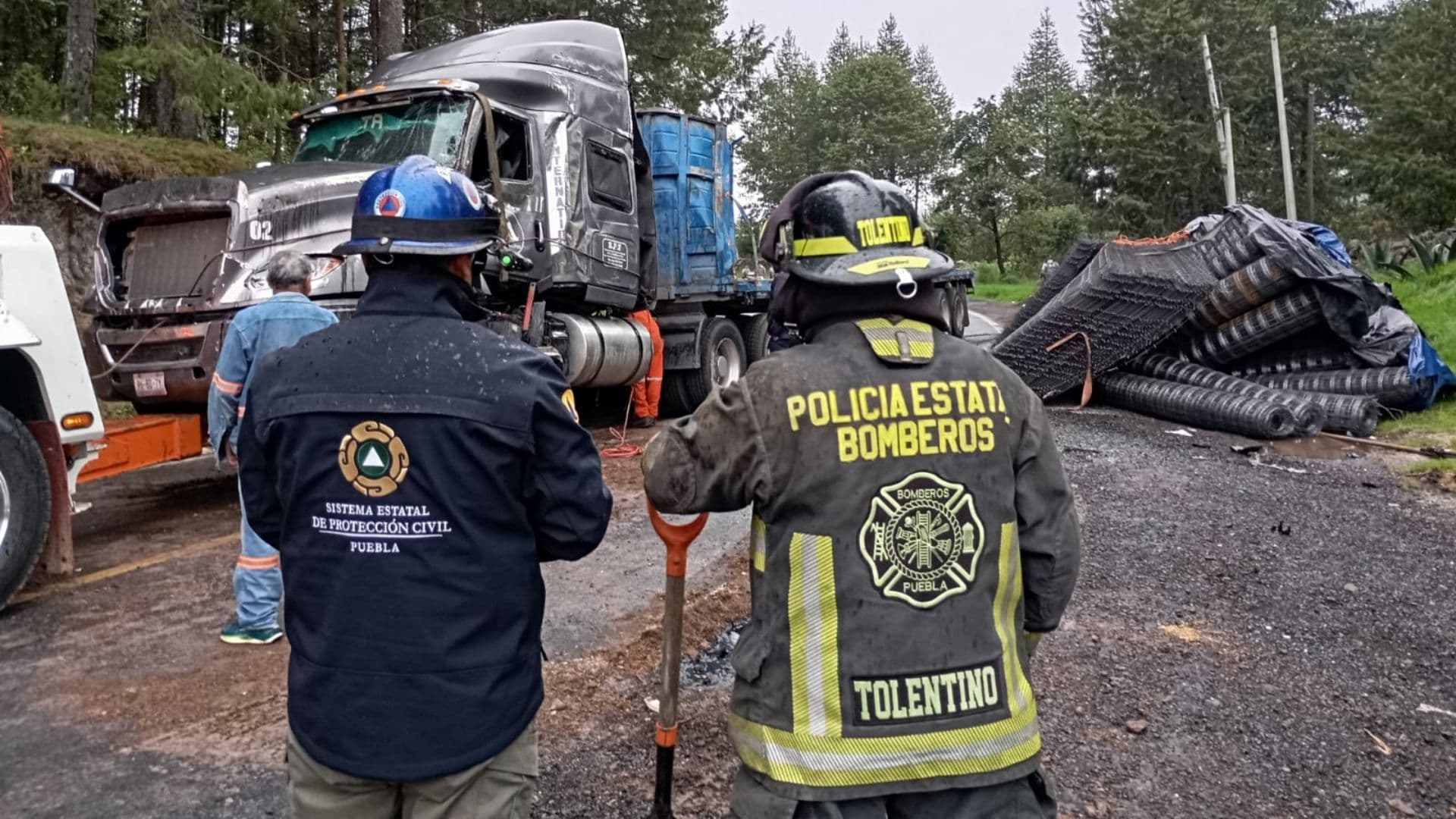 Accidente Volcadura Tractocamión Lluvia Chignahuapan Sierra Norte Puebla