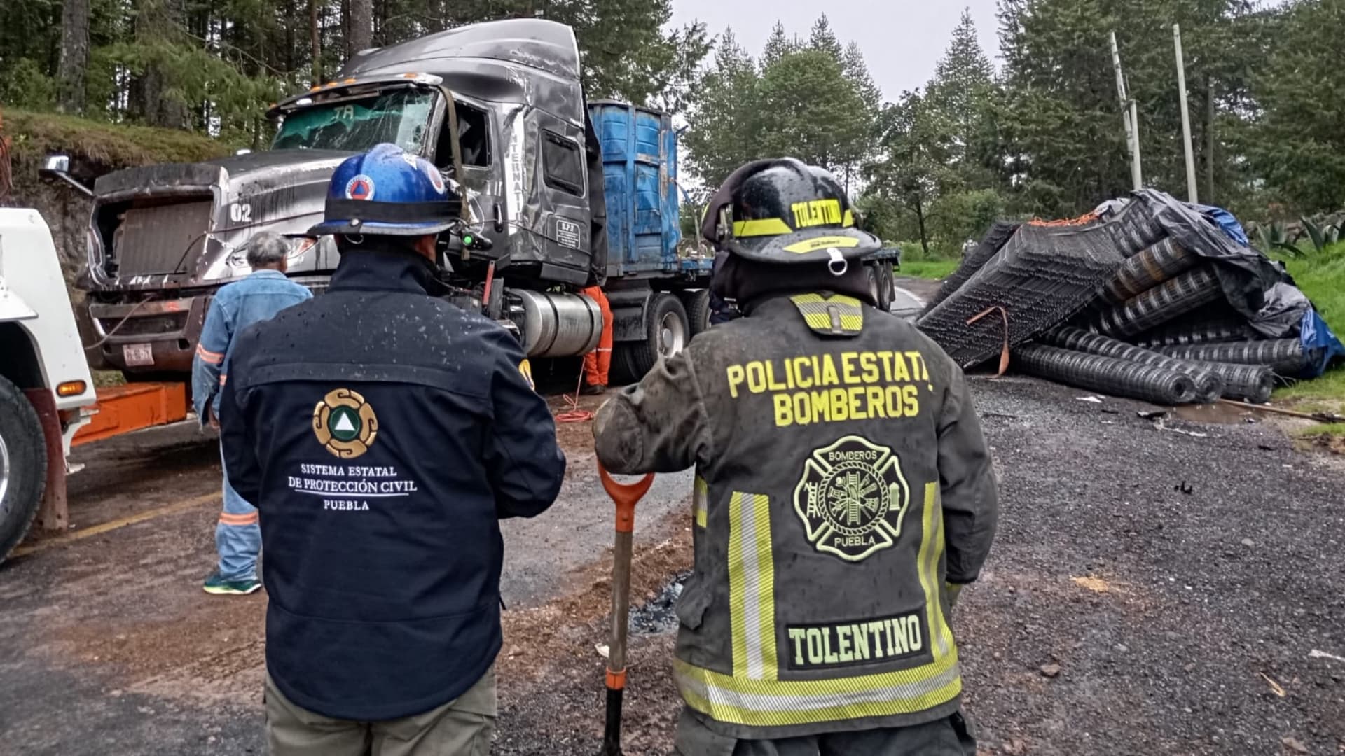 Accidente Volcadura Tractocamión Lluvia Chignahuapan Sierra Norte Puebla