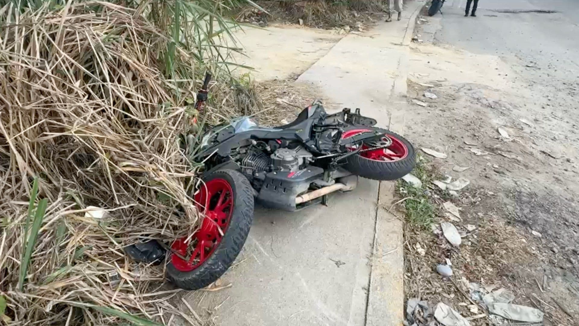 Accidente entre auto y motocicleta en Tuxpan