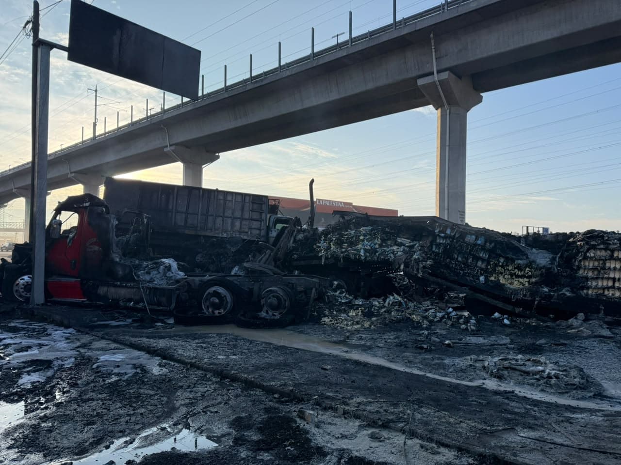 Aparatoso accidente en la Autopista México-Toluca