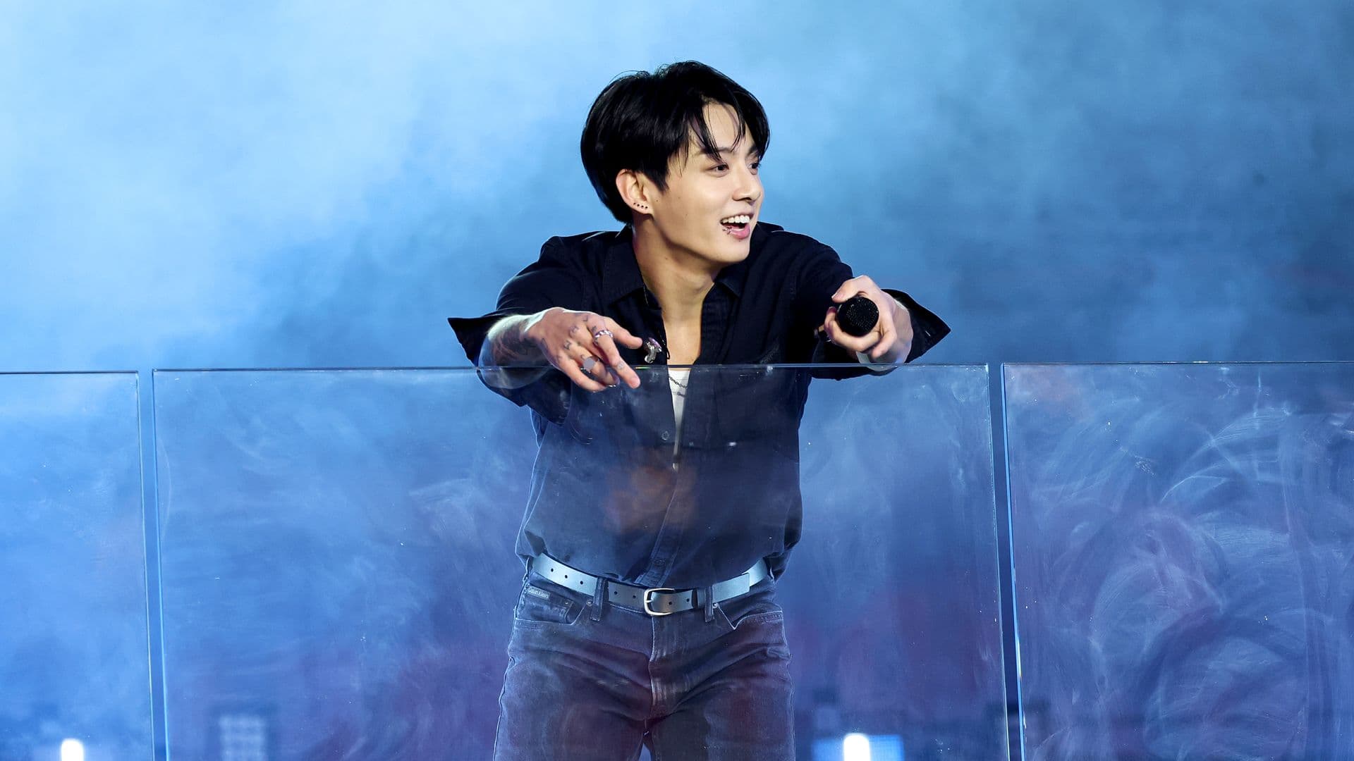 Acosadora de Jungkook de BTS es Condenada a  un Año de Prisión Suspendida: ¿Qué Significa?