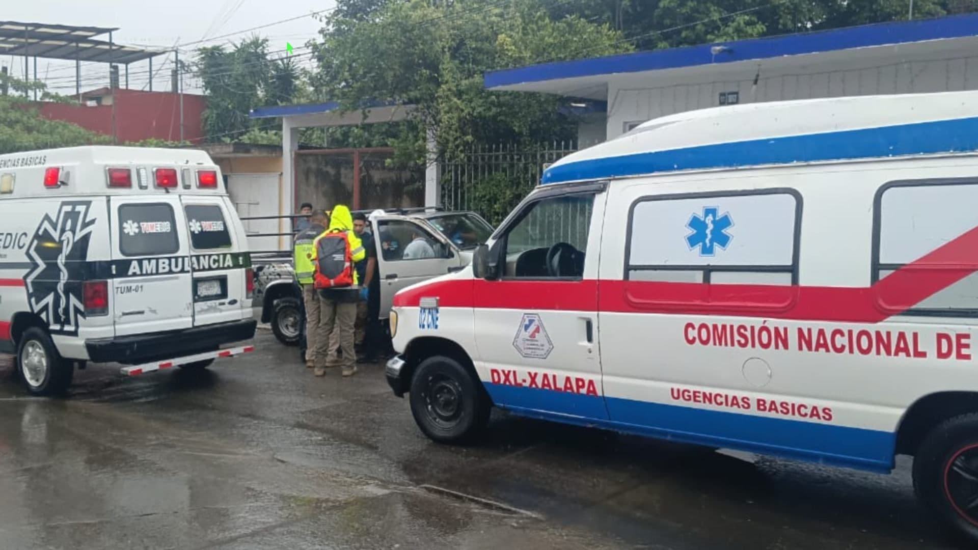 Movilización cuerpos de emergencia por muerte de adulto mayor mientras conducía en Xalapa