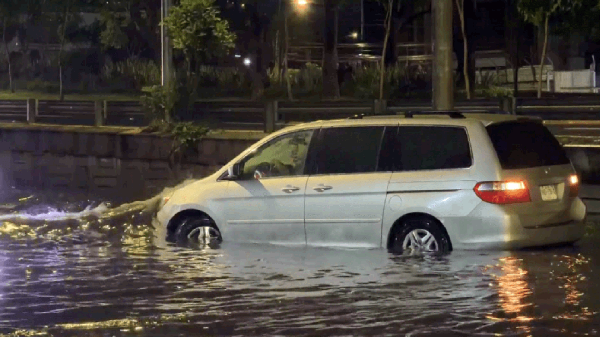 Reportan Más de 30 Vehículos Afectados tras Fuerte Tormenta en Guadalajara