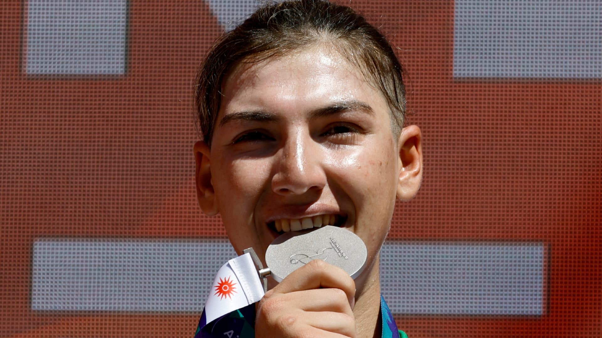 Fariba Hashimi ganó la plata en la prueba de ruta de ciclismo en los Juegos Asiáticos